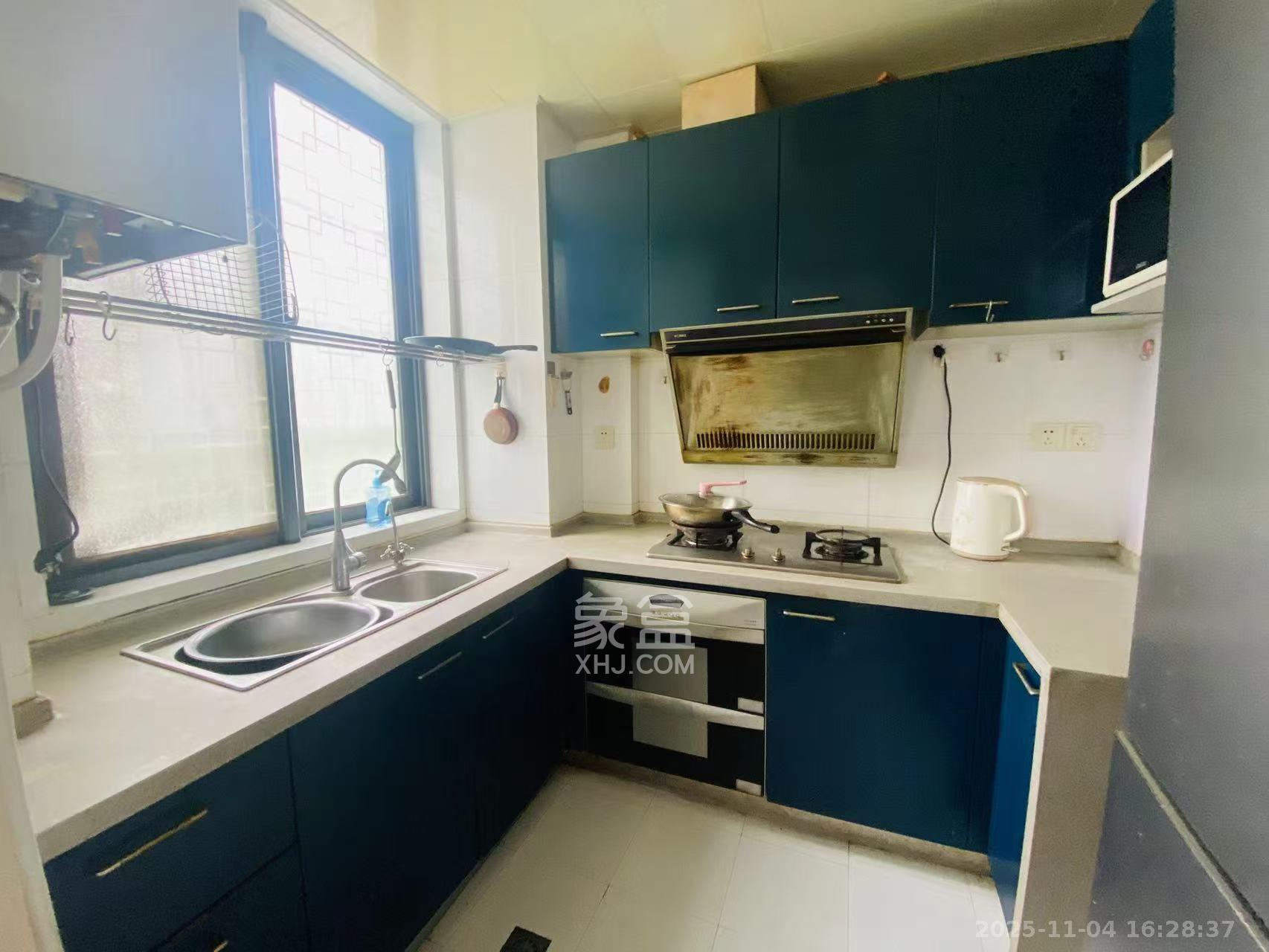 长房东郡  3室2厅2卫    2600.0元/月室内图