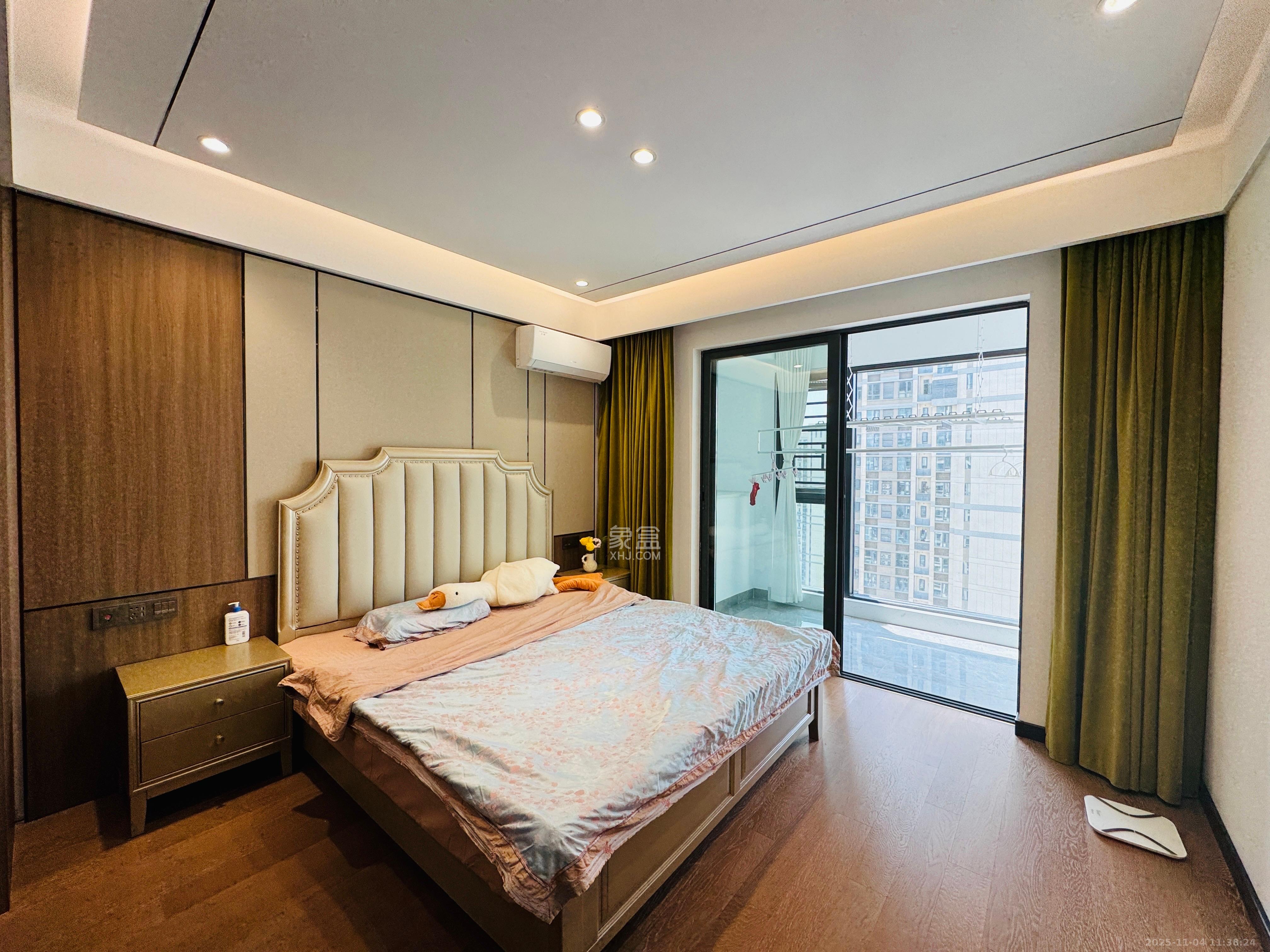 卓越中寰  4室2厅2卫    6500.0元/月室内图