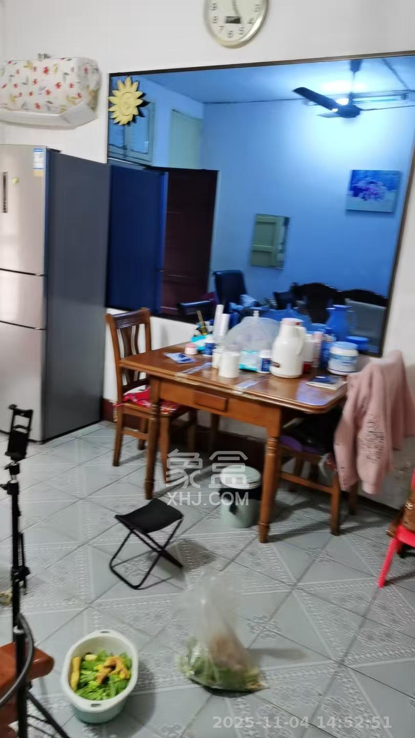 桐荫里社区  1室1厅1卫    1200.0元/月室内图