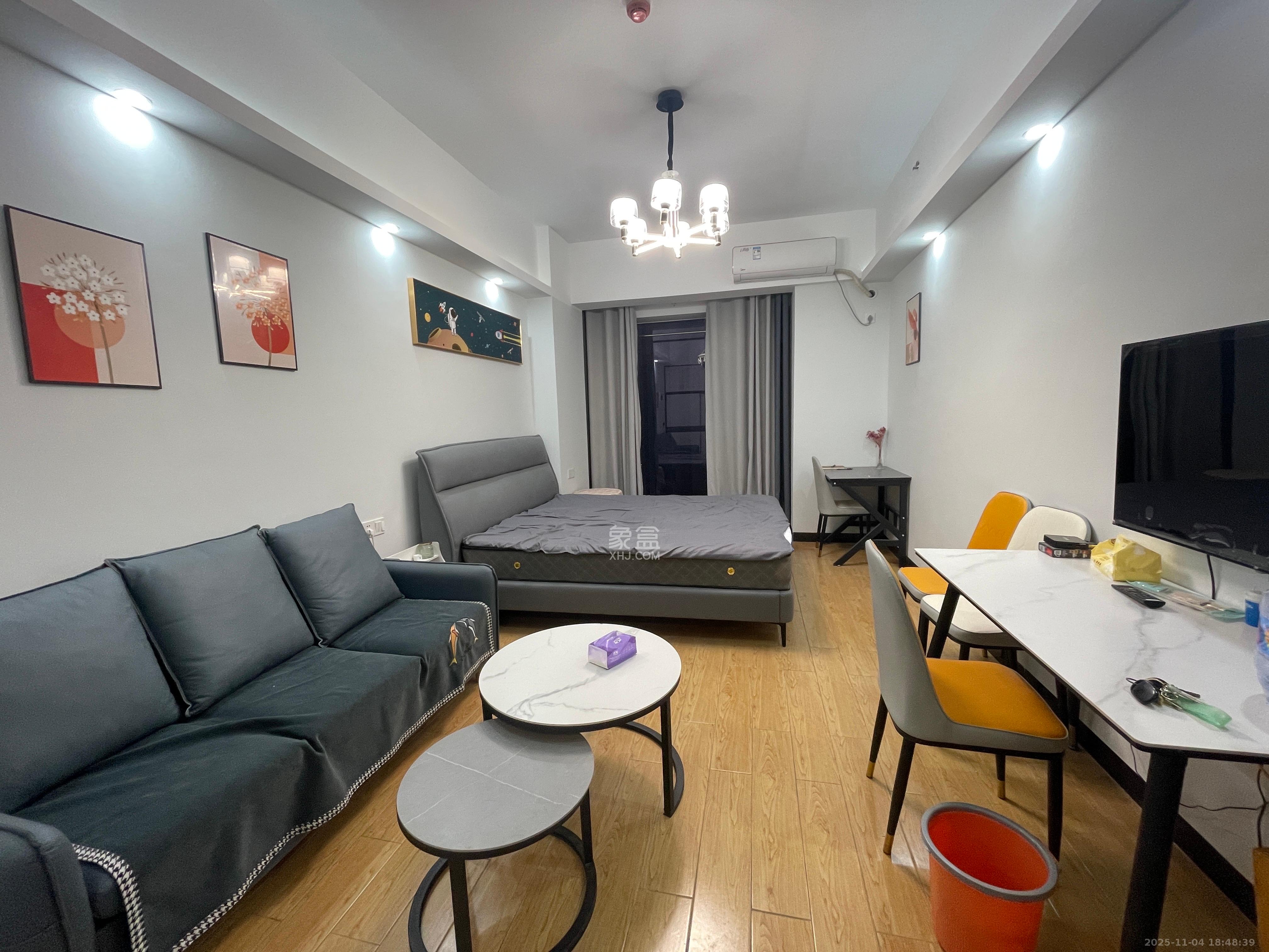 万润时光里  1室0厅0卫    1600.0元/月