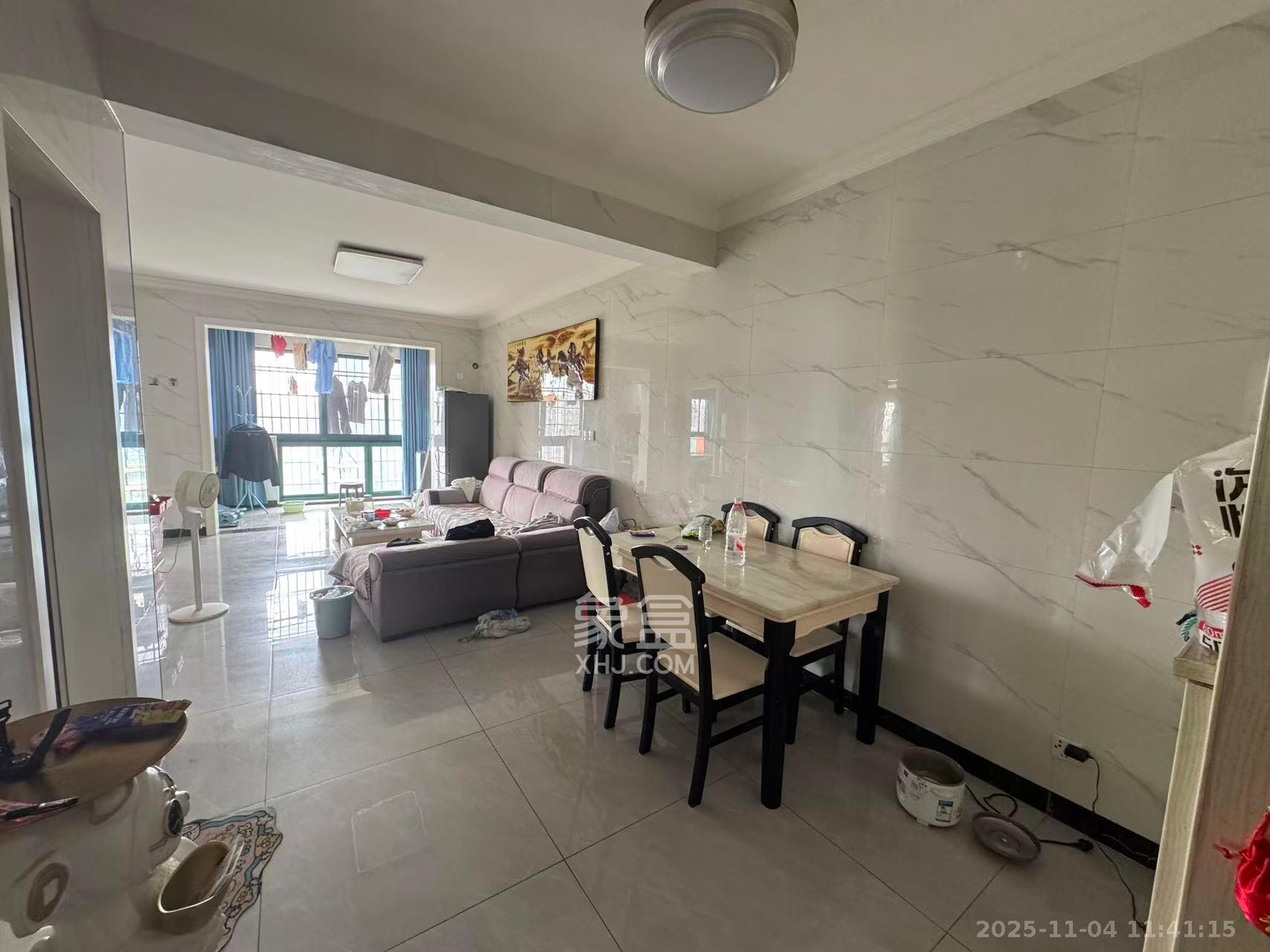 岳鞍阁小区  2室2厅1卫    1800.0元/月