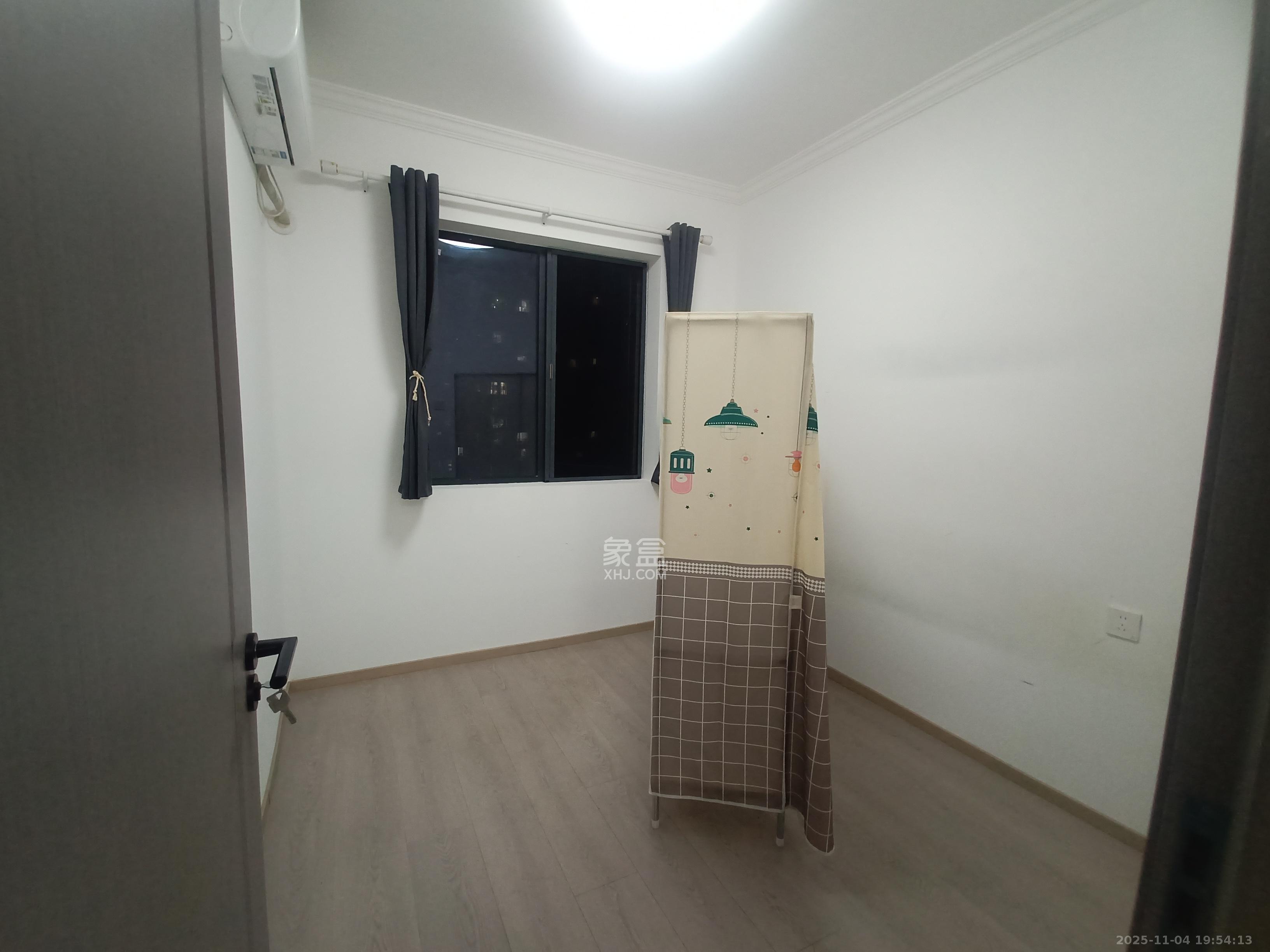 惟智园安置小区  4室2厅2卫    2400.0元/月室内图