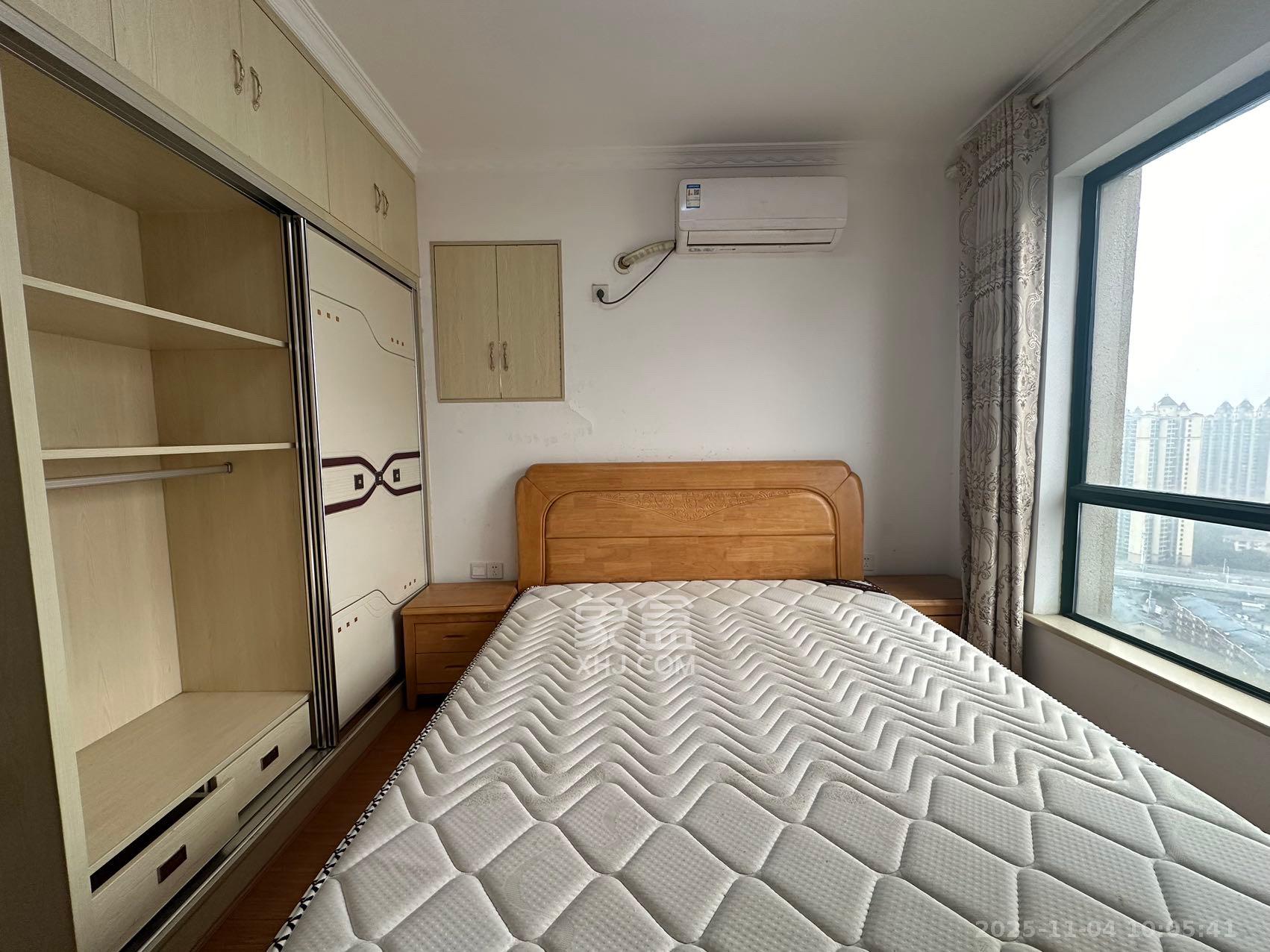 维一星城原山苑  3室2厅1卫    2300.0元/月室内图