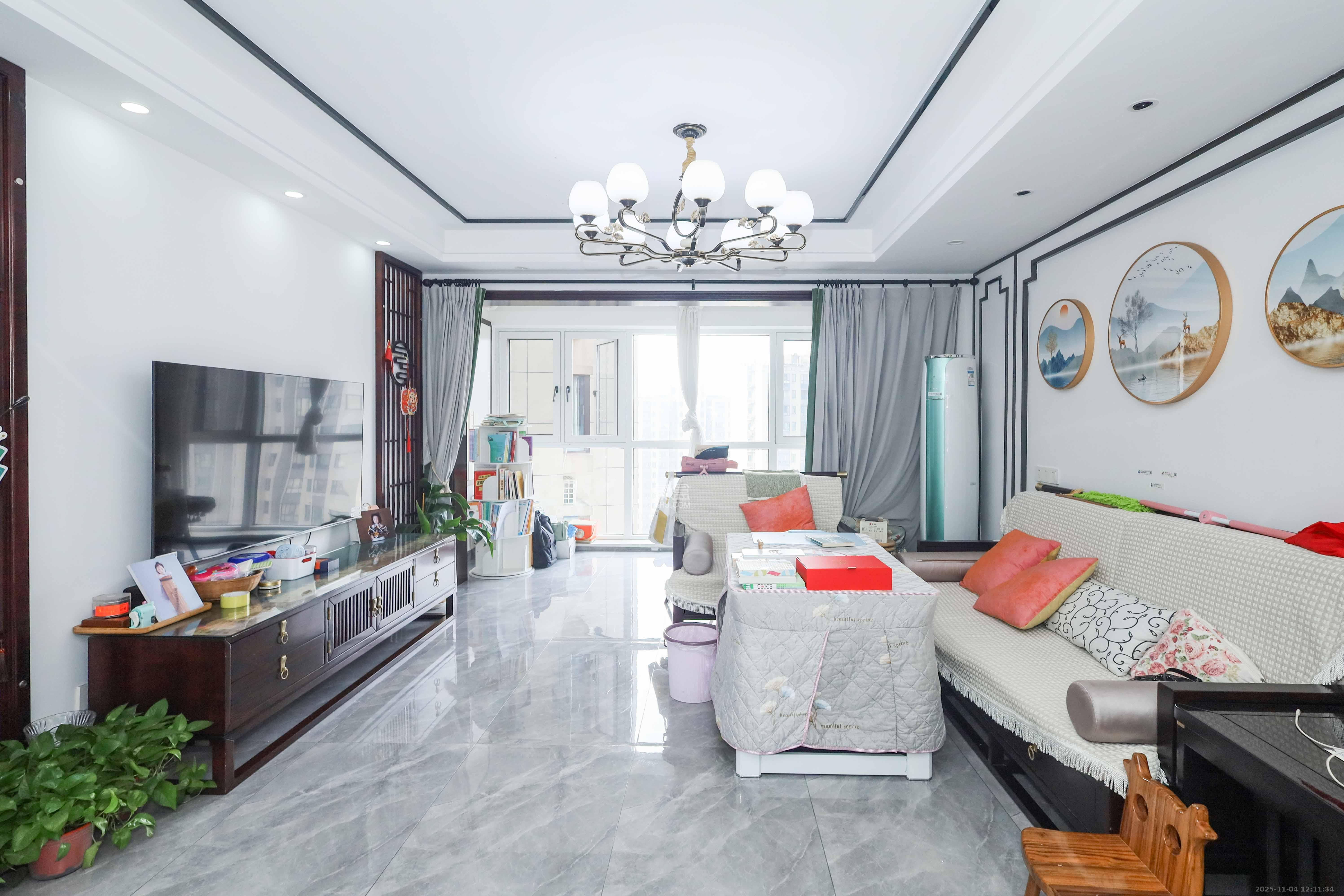 中国铁建梅溪青秀三期 4室2厅2卫 225.0万 中国铁建梅溪青秀三期 4室2厅2卫 225.0万客厅