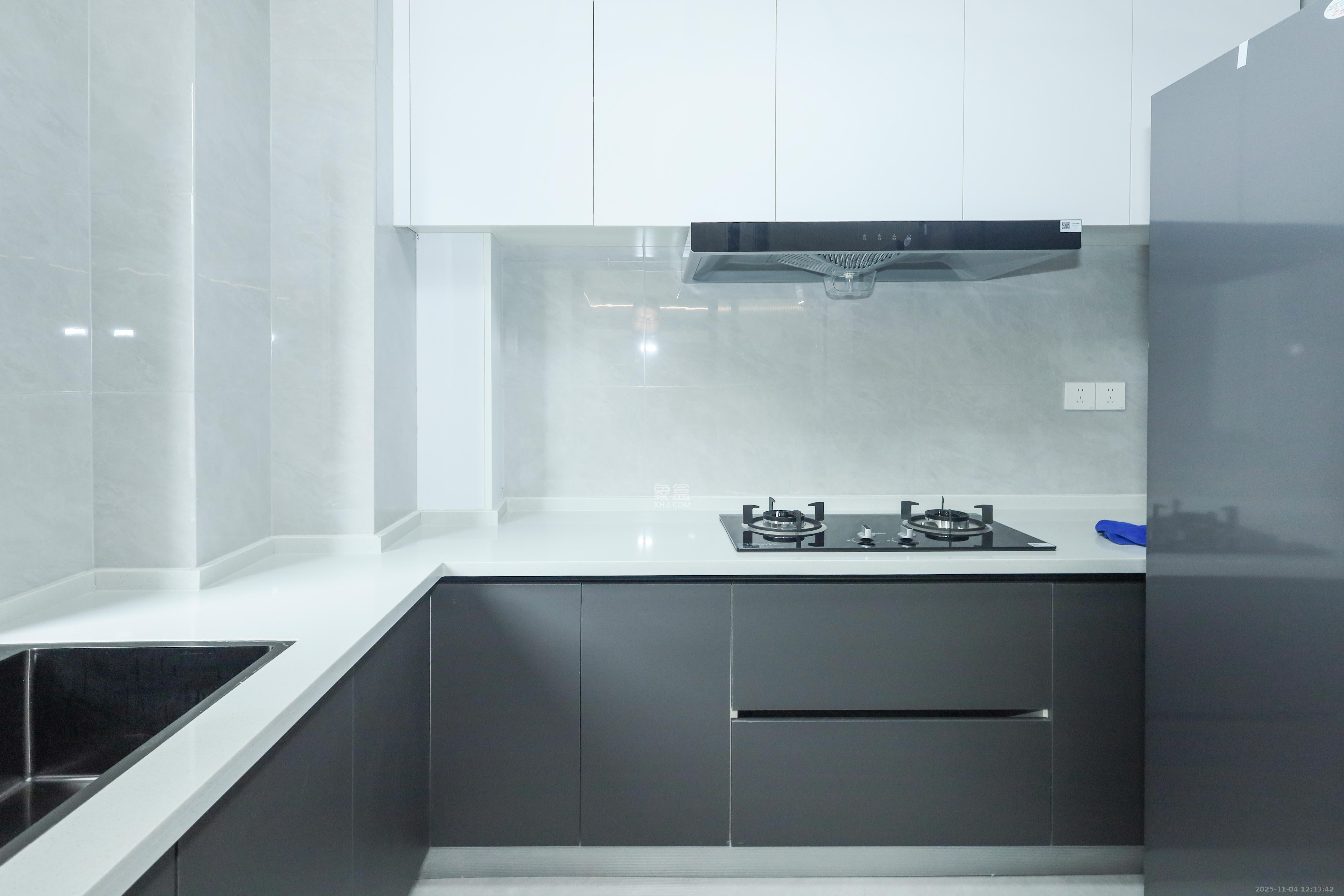 好莱城（弘德西街）  4室2厅2卫    132.8万厨房