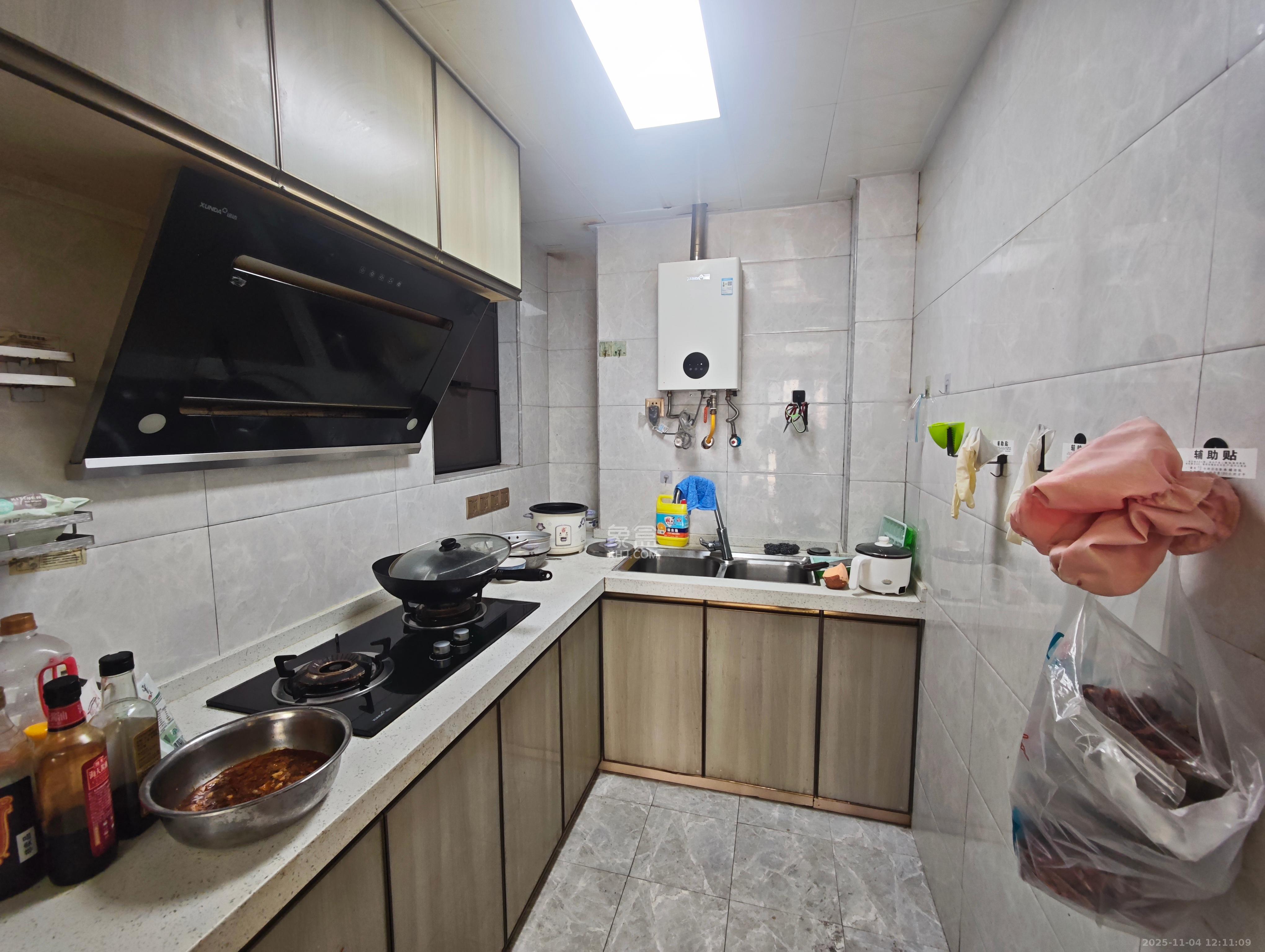 中交中央公园D1区  3室2厅2卫    2800.0元/月室内图