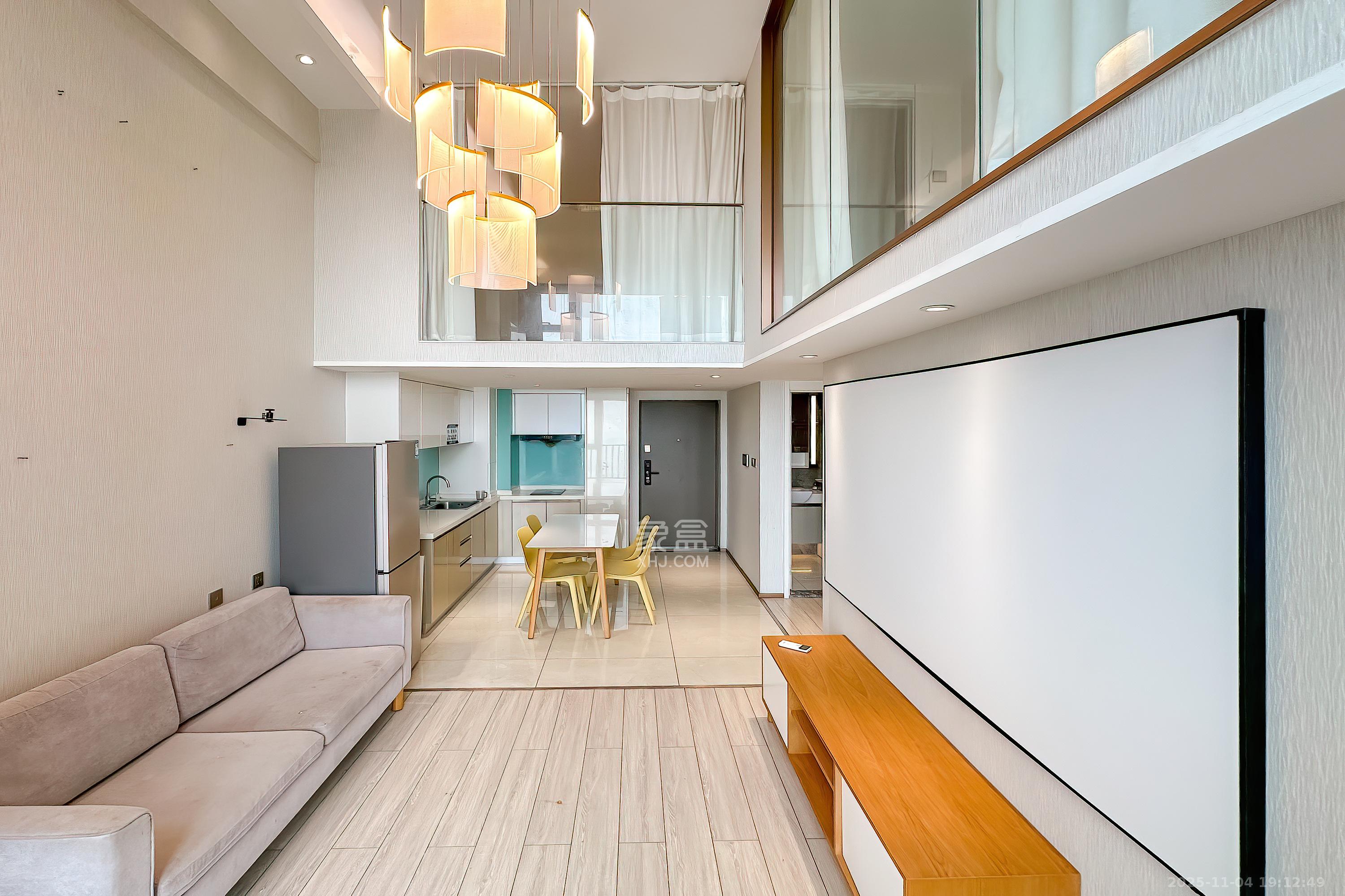 华远华时代 3室2厅2卫 98.0万 华远华时代 3室2厅2卫 98.0万客厅