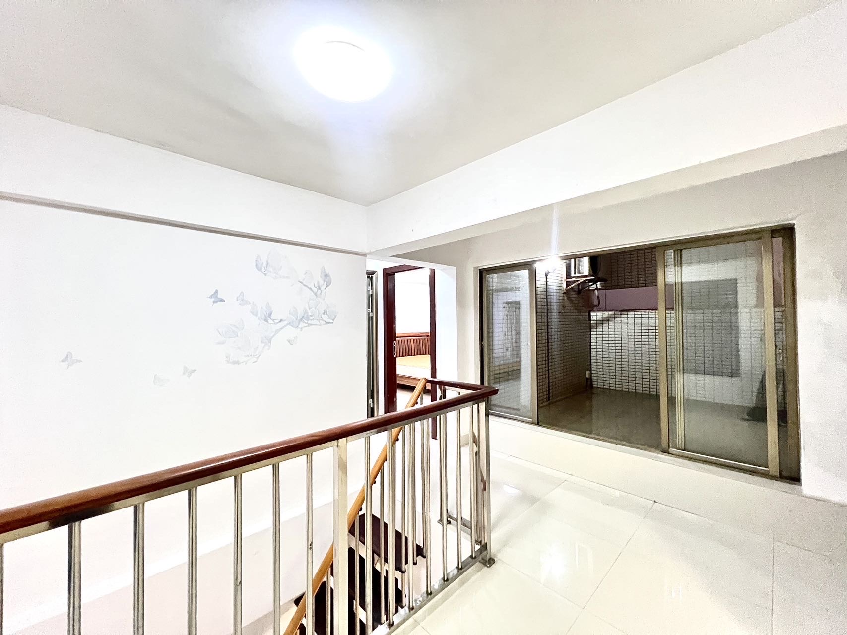 玉龙湾  5室2厅1卫    3300.0元/月室内图