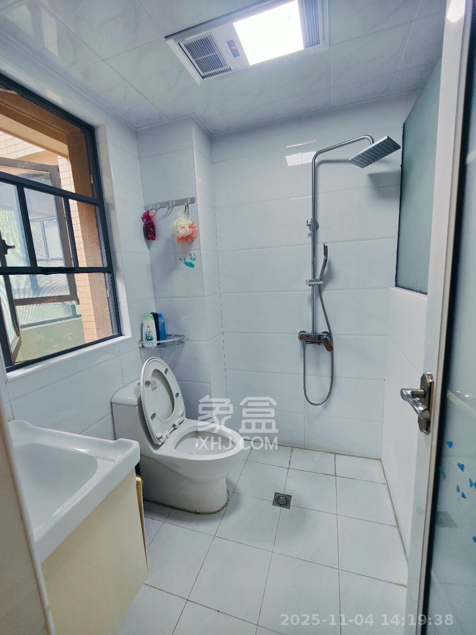 中建芙蓉嘉苑 3室2厅2卫 2000.0元/月 中建芙蓉嘉苑 3室2厅2卫 2000.0元/月室内图