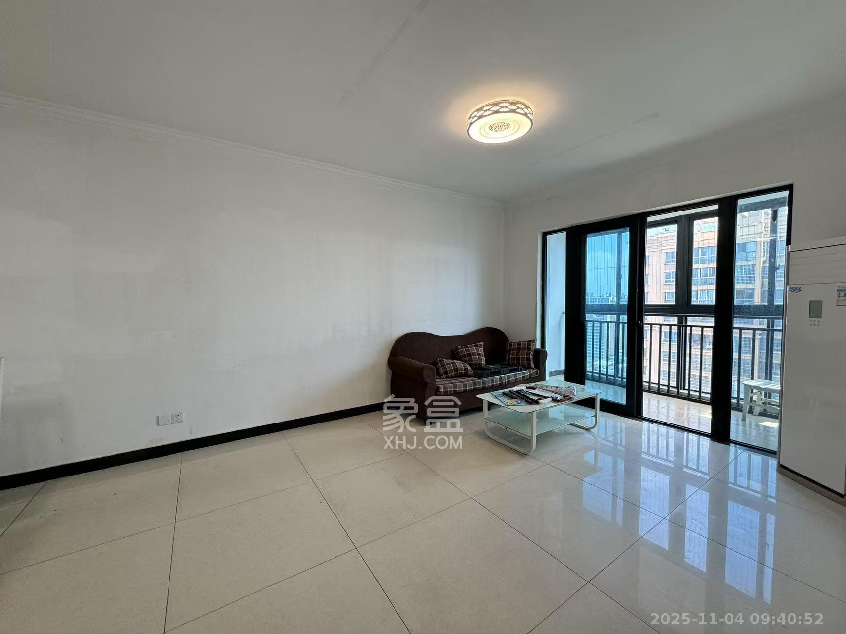 华城广场  2室1厅1卫    2500.0元/月室内图