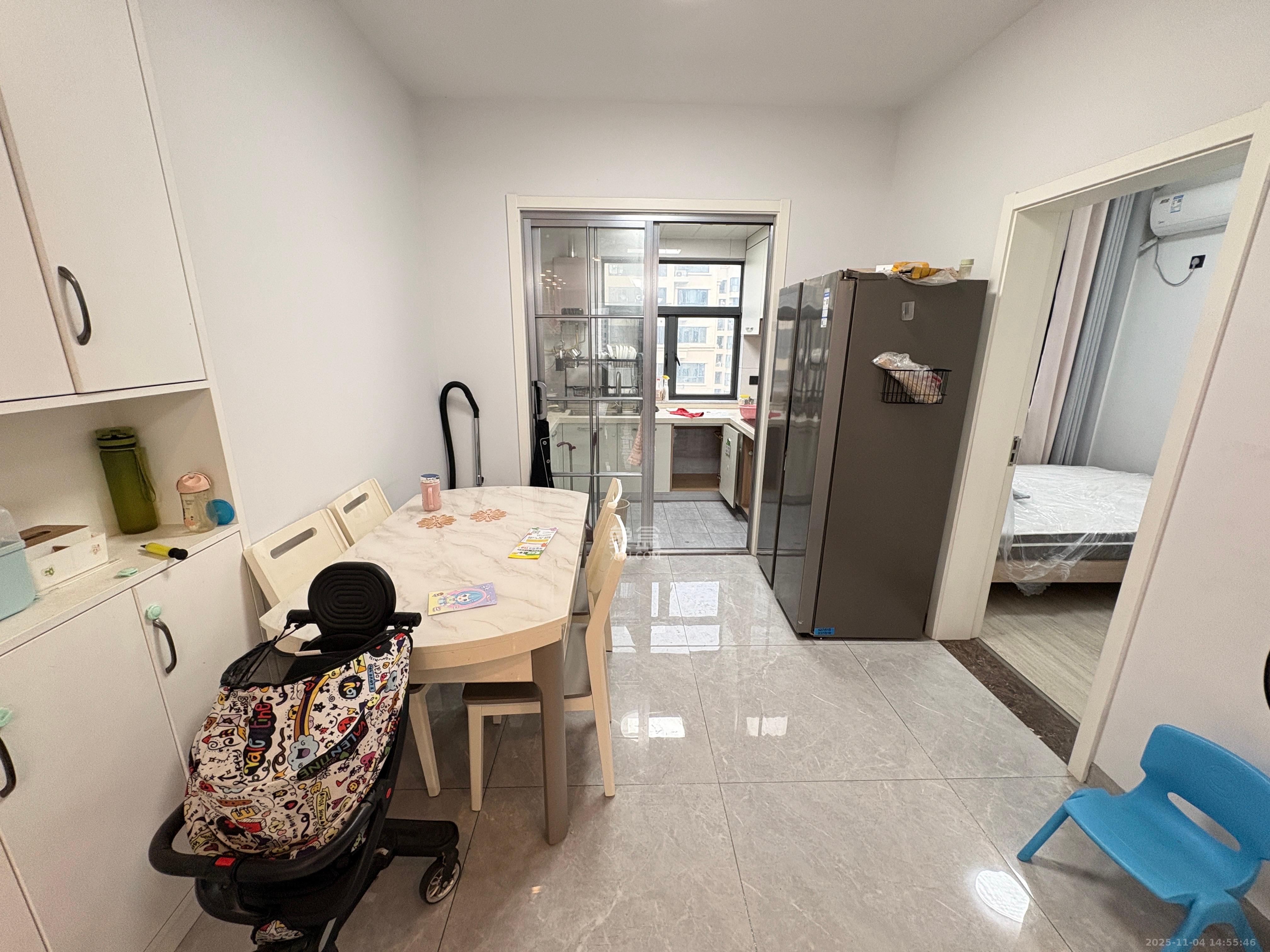 长盛岚庭 3室2厅2卫 3500.0元/月 长盛岚庭 3室2厅2卫 3500.0元/月室内图