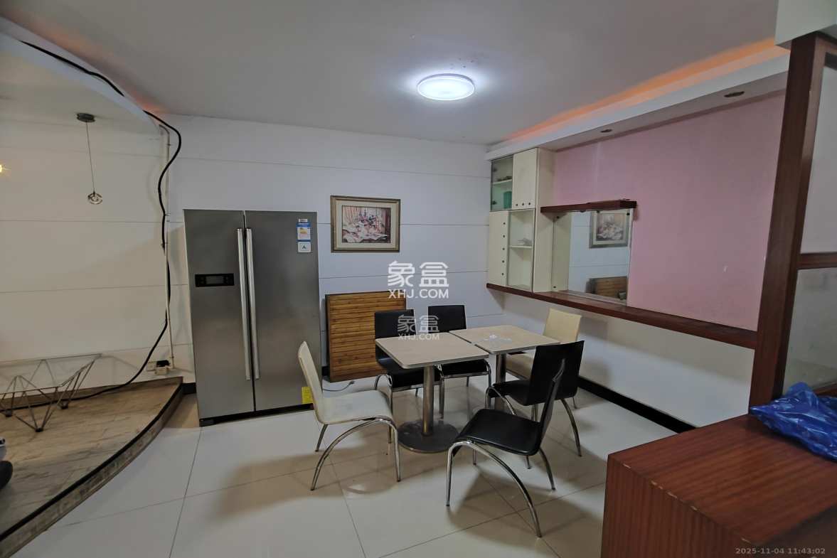 王府井公寓(福源公寓) 3室2厅2卫 4500.0元/月 王府井公寓(福源公寓) 3室2厅2卫 4500.0元/月室内图