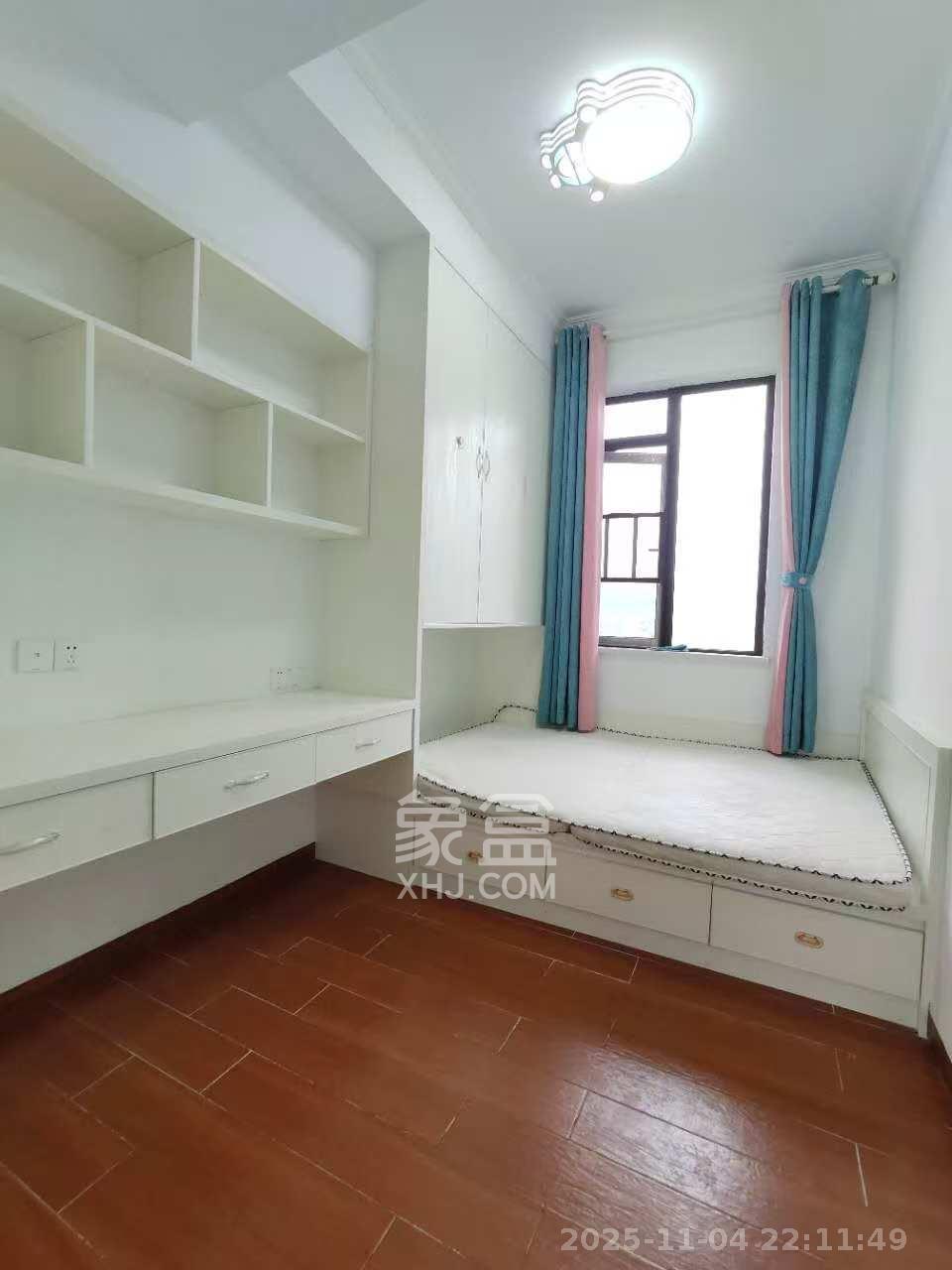 达美溪湖湾  4室2厅2卫    4500.0元/月