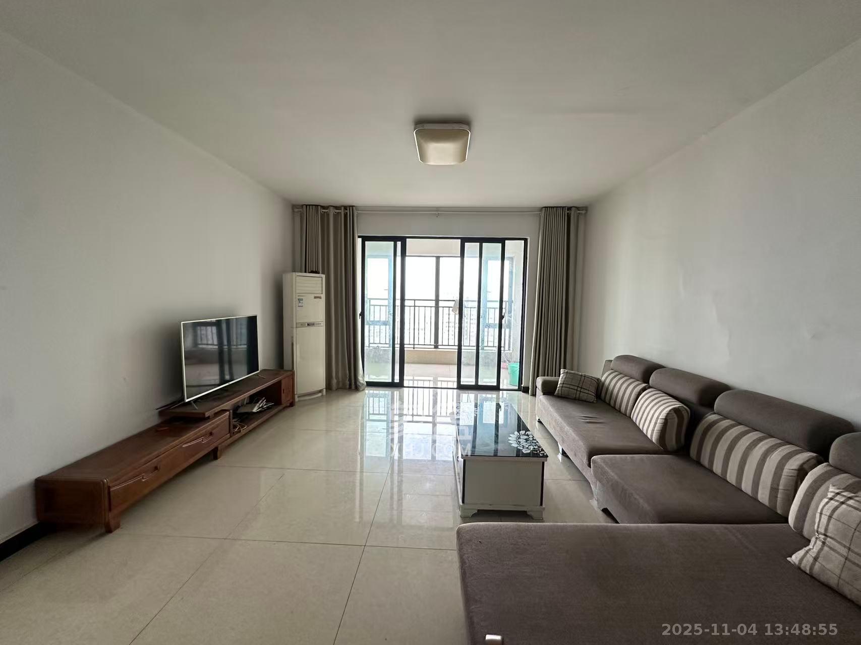 长房天翼未来城  3室2厅2卫    4000.0元/月