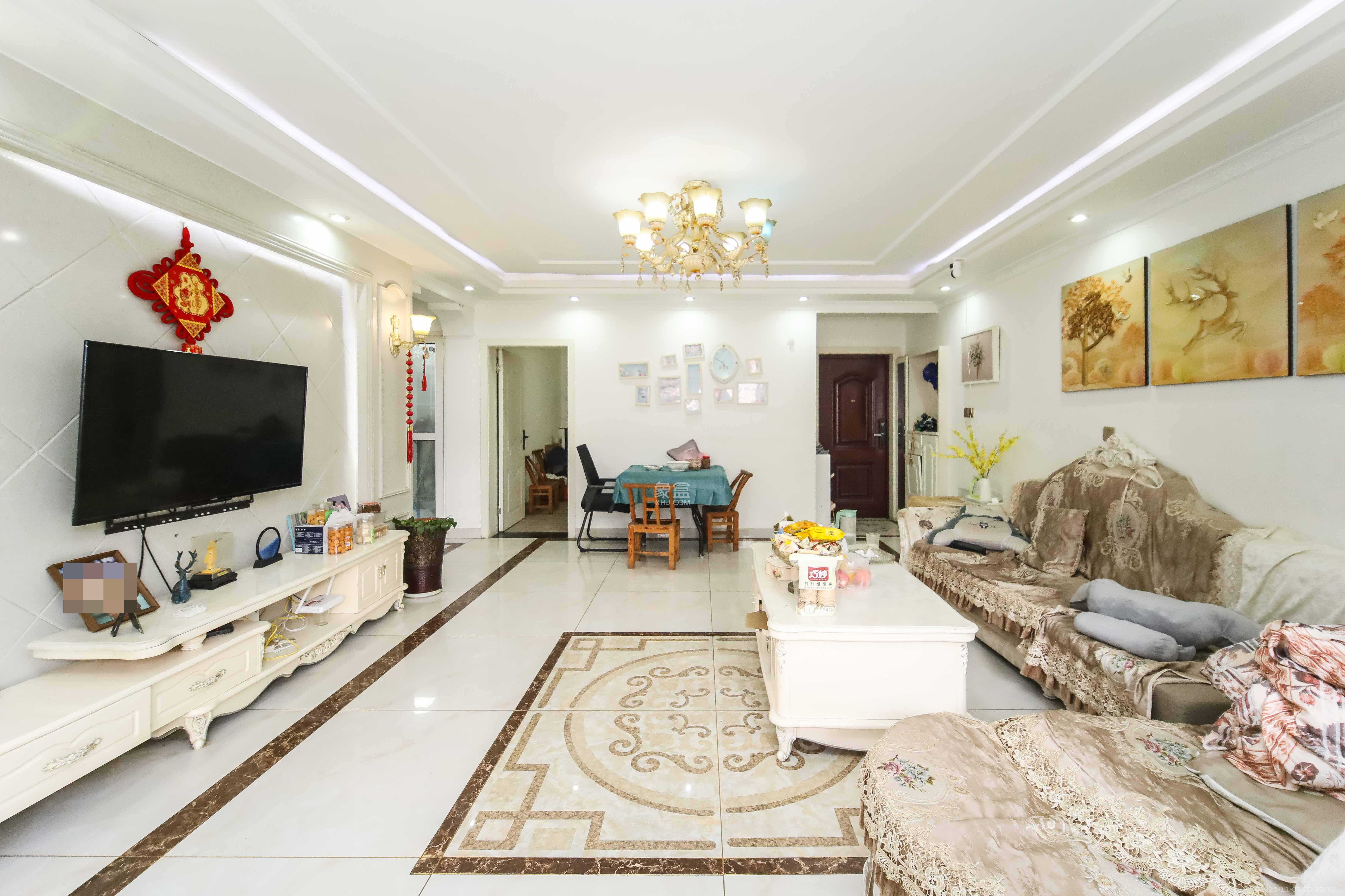 荷花园出租公司宿舍 3室1厅1卫 65.0万 荷花园出租公司宿舍 3室1厅1卫 65.0万客厅