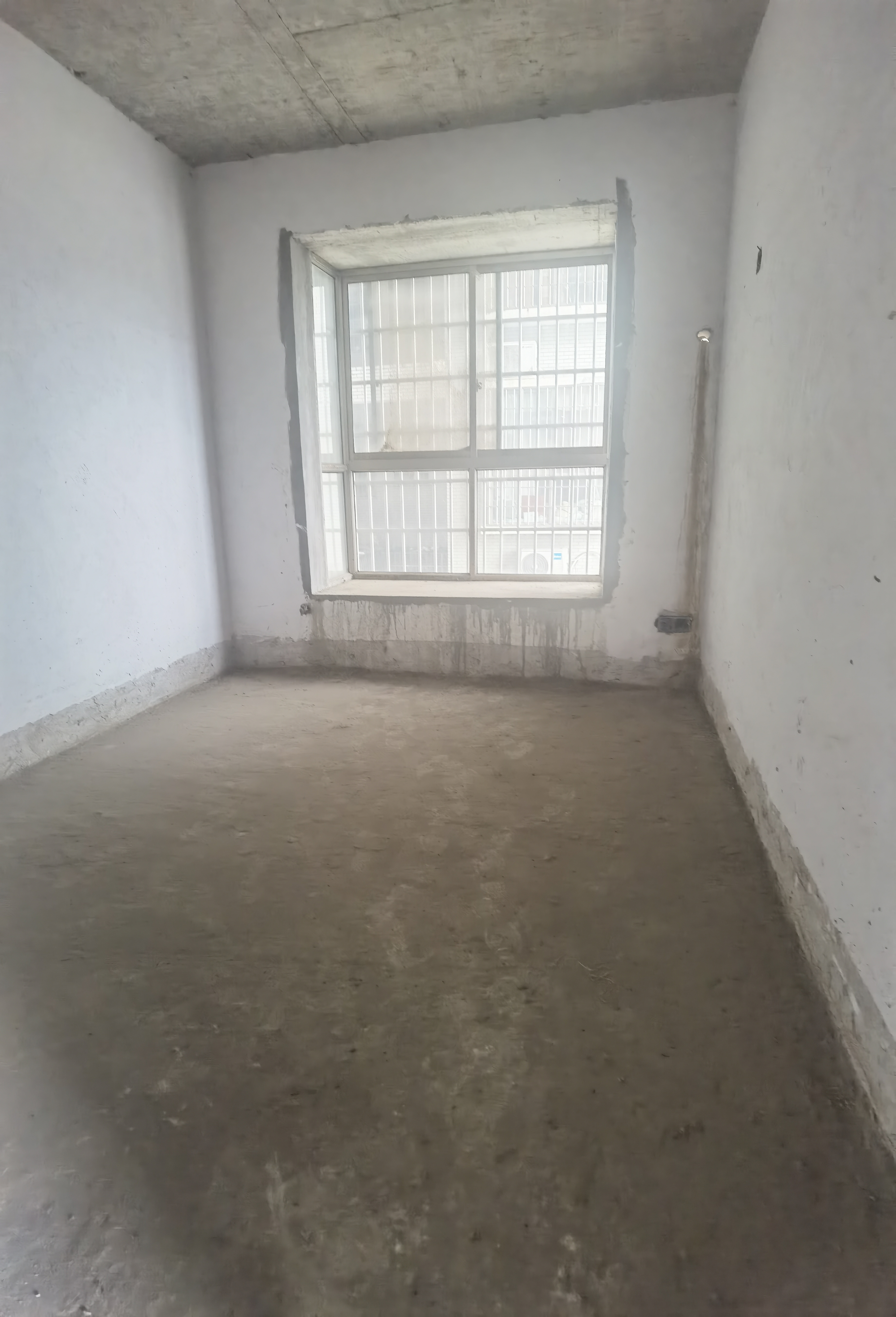 桂花园  2室2厅1卫    32.0万客厅