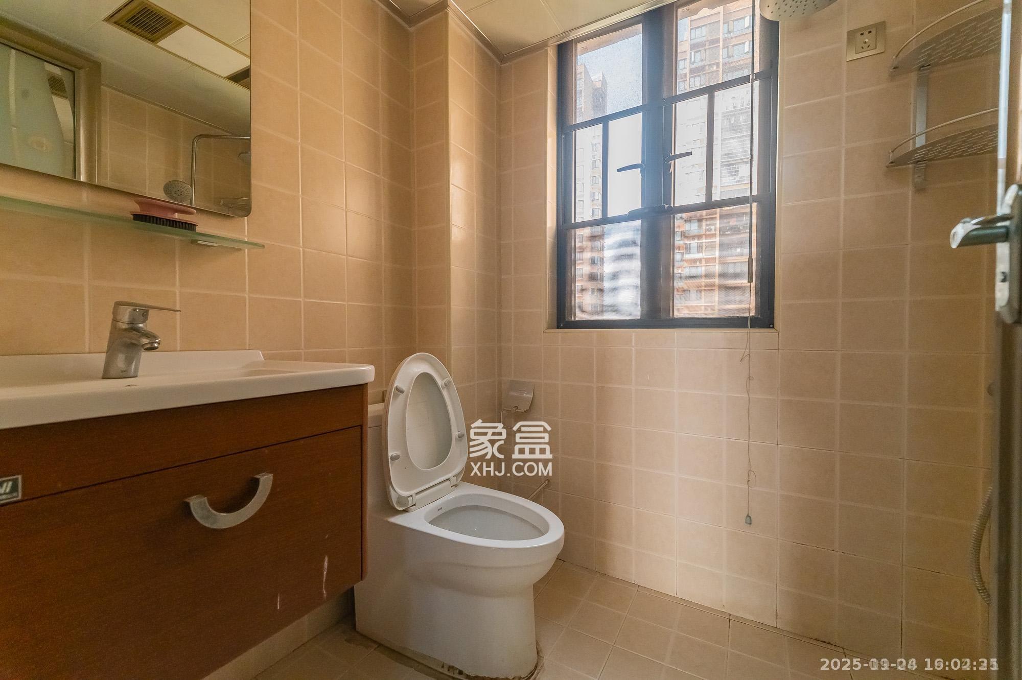 深业睿城  5室2厅2卫    3000.0元/月室内图