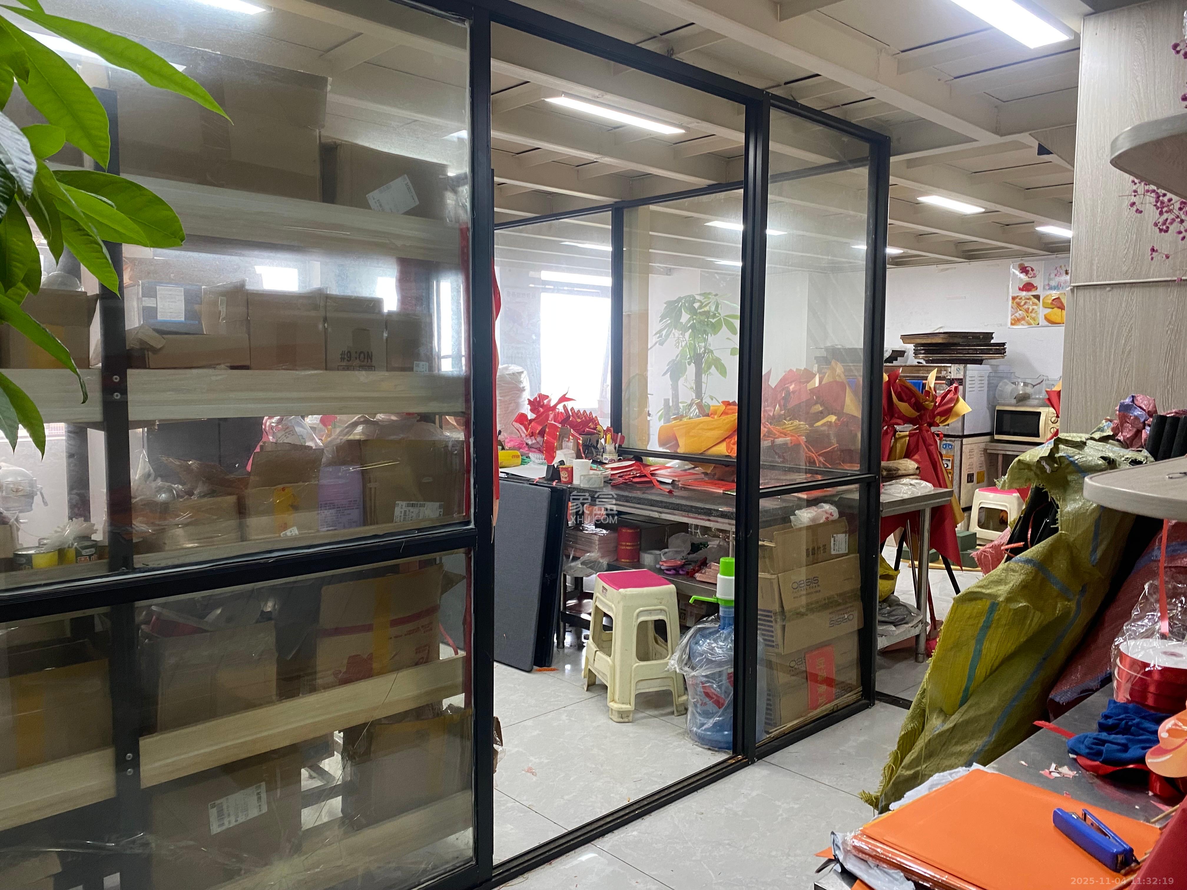 华润置地广场二期  2室2厅1卫    3500.0元/月室内图