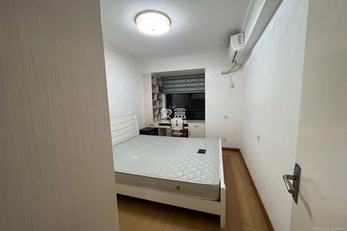 百纳广场(百纳公寓) 2室2厅1卫 2400.0元/月 百纳广场(百纳公寓) 2室2厅1卫 2400.0元/月室内图