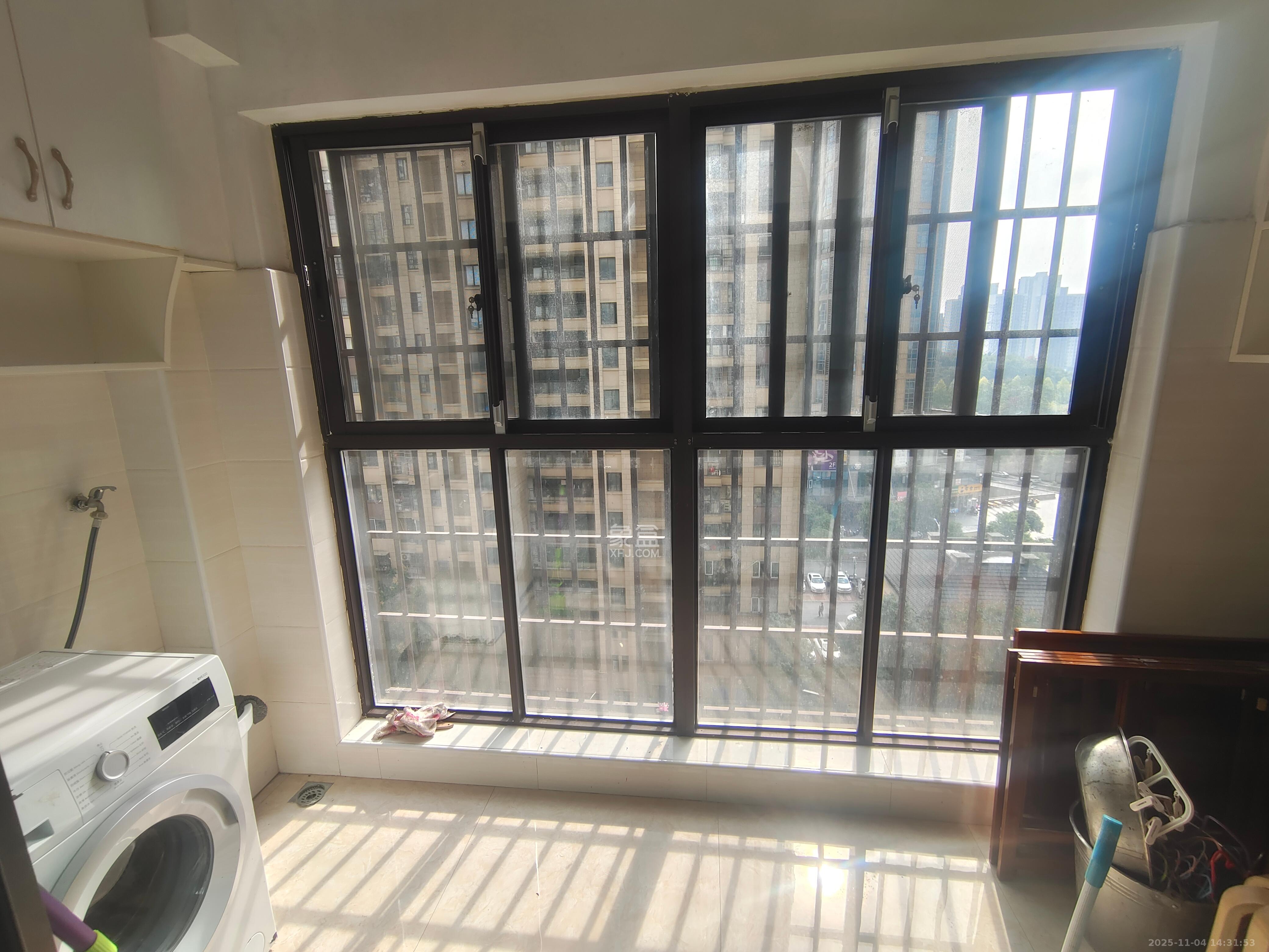 奥克斯缔壹城  3室2厅1卫    2000.0元/月室内图