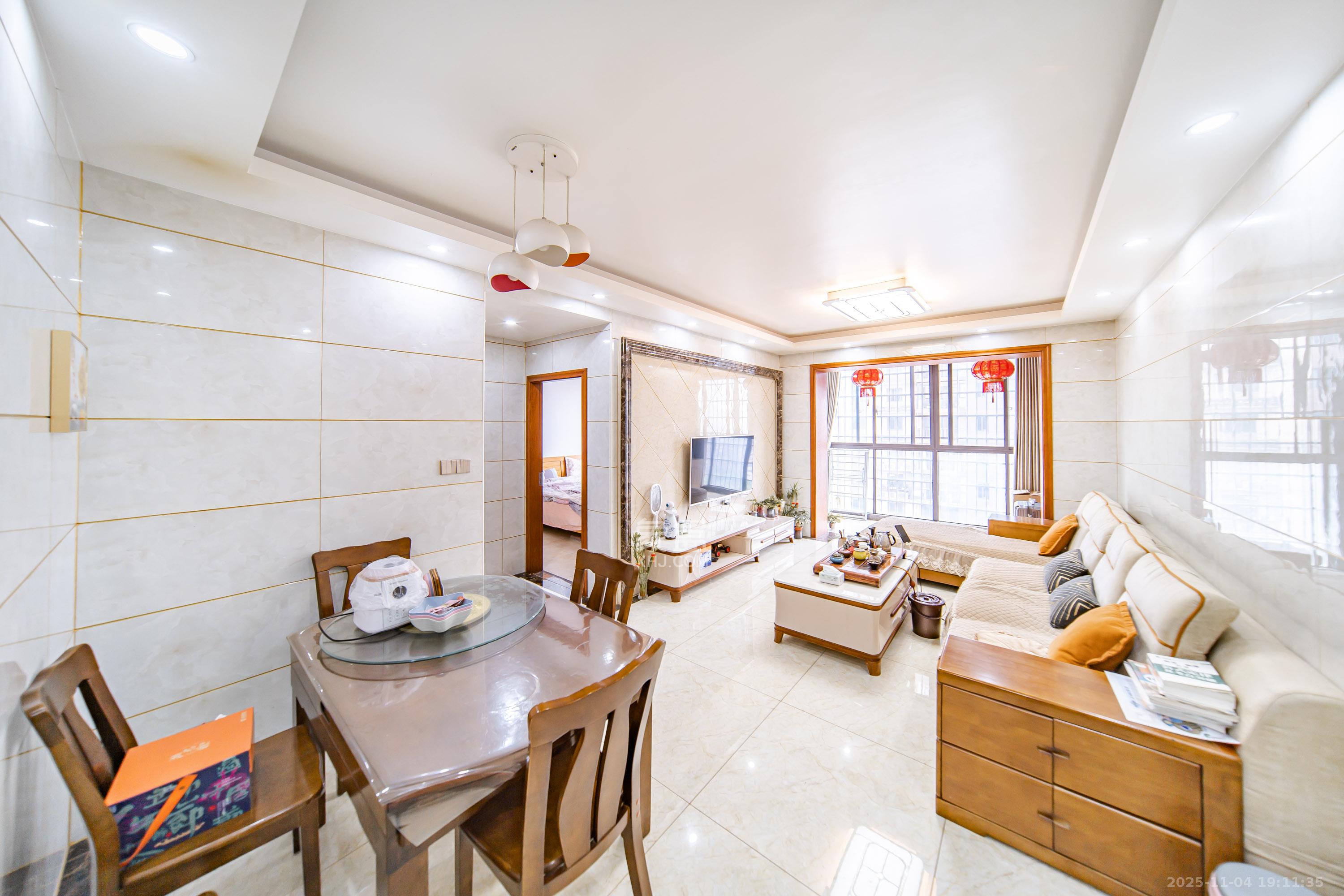 福泽园  2室1厅1卫    70.0万客厅