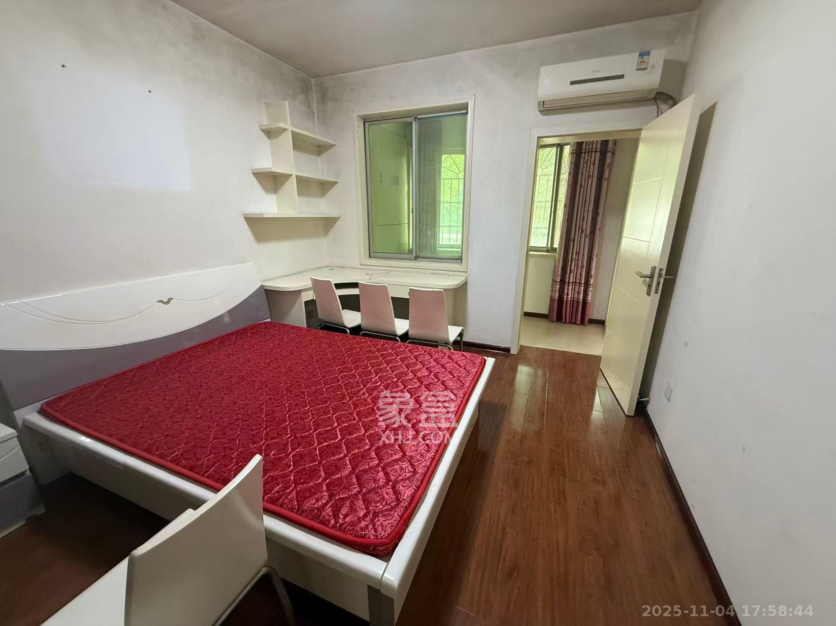 中南汽车世界  2室1厅1卫    1200.0元/月室内图