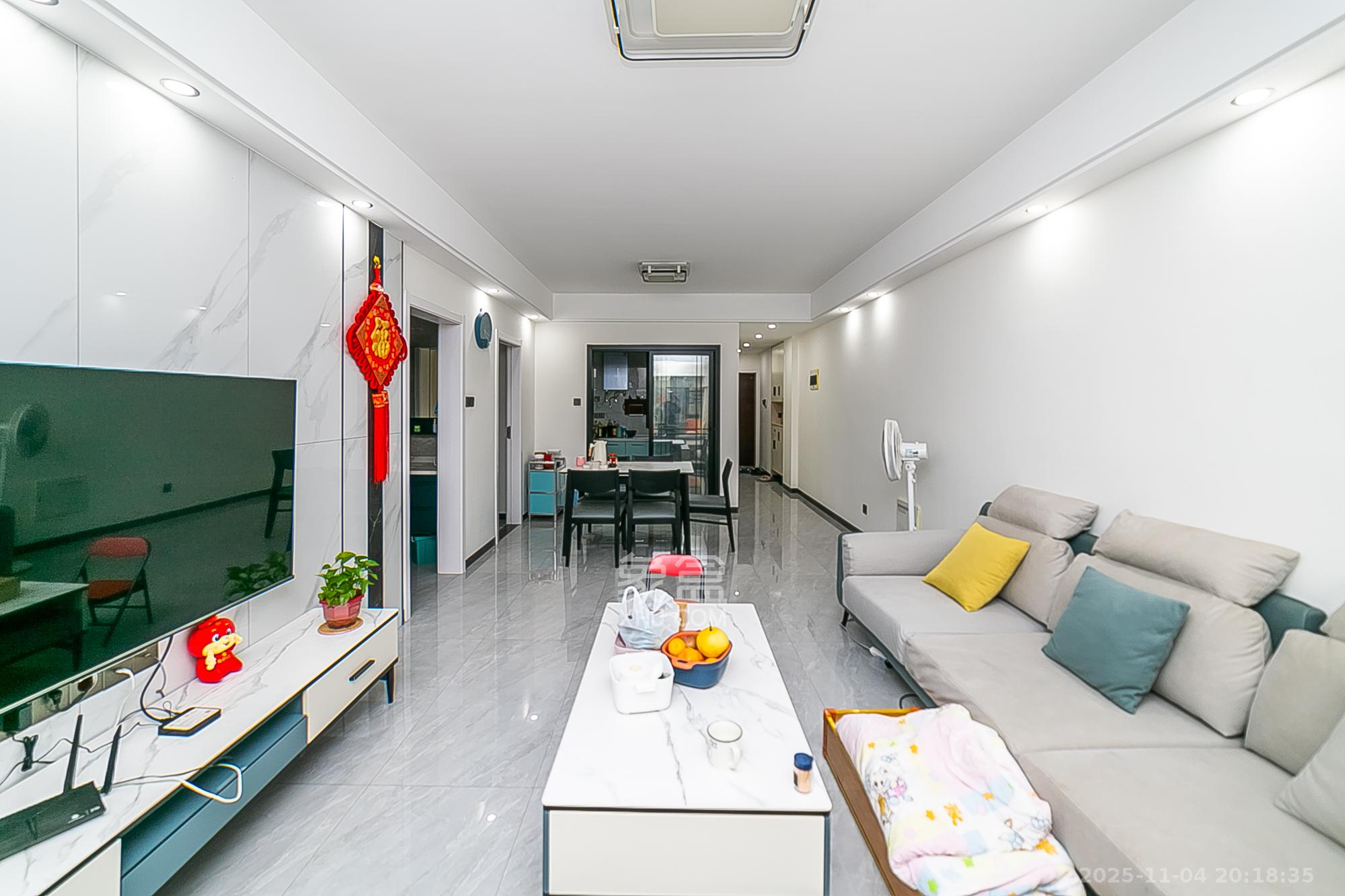 华银南苑融域  3室2厅1卫    105.0万客厅