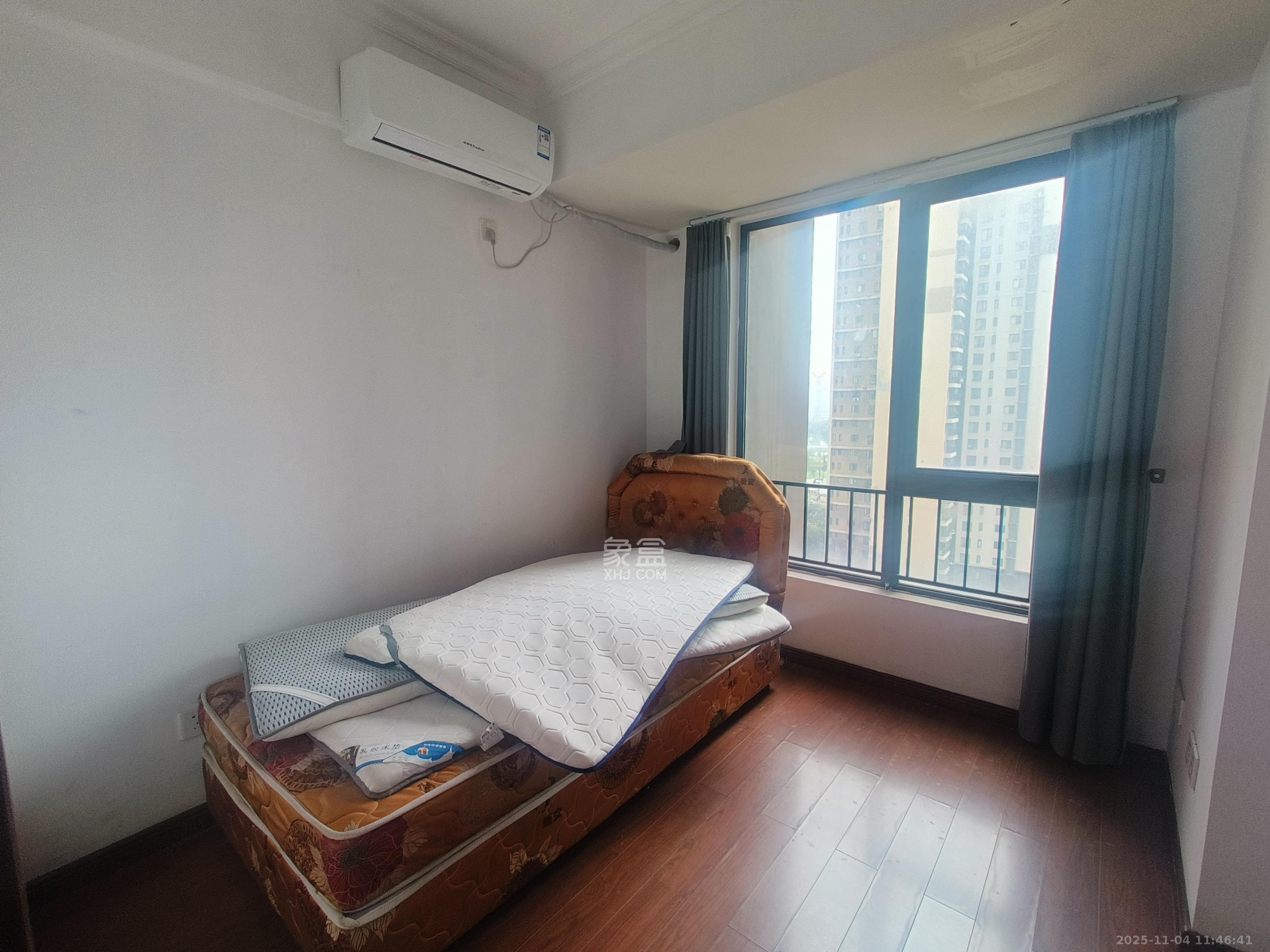 万科城  3室2厅1卫    2200.0元/月室内图