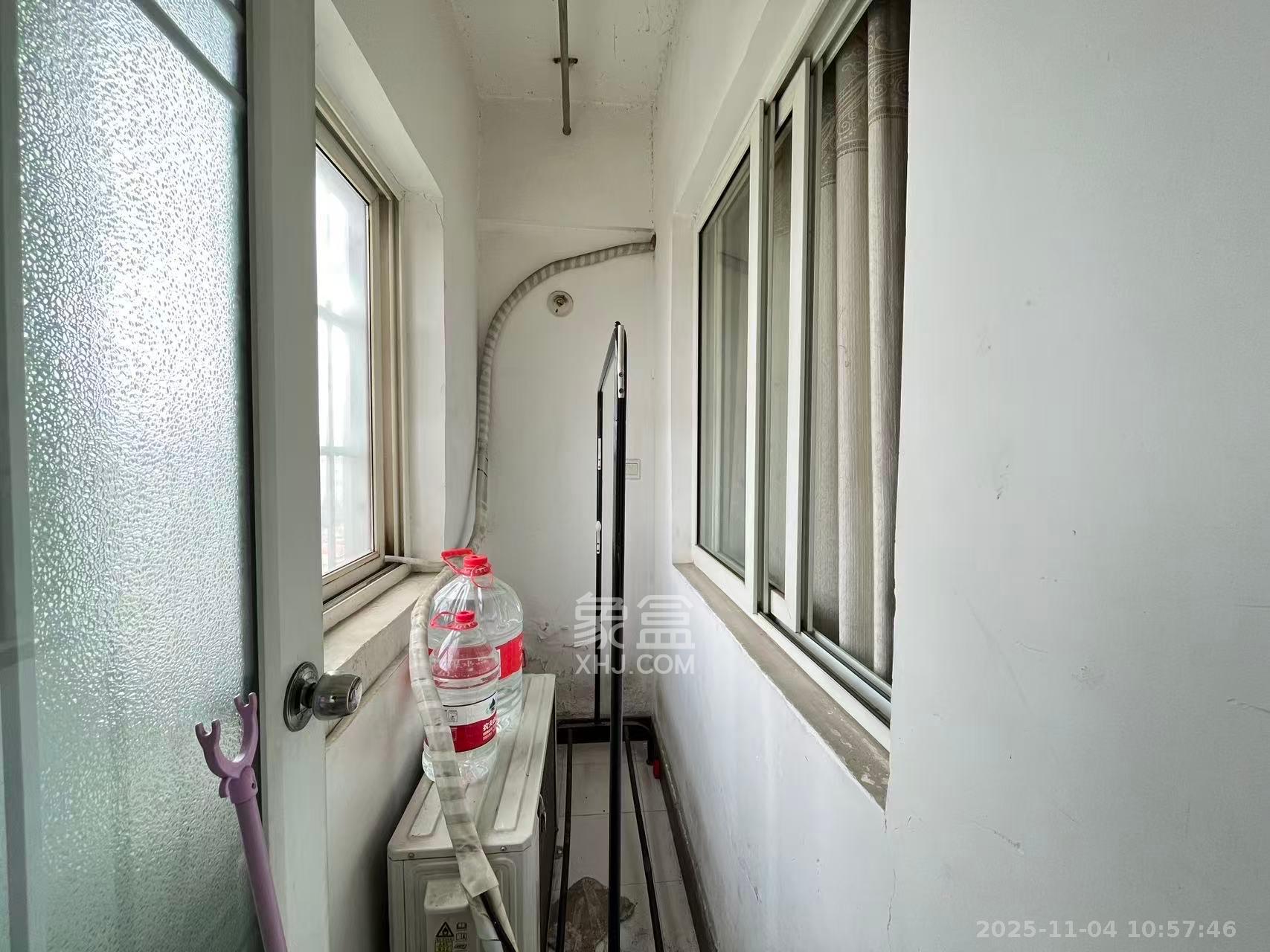 谋房博客(博客天街) 1室1厅1卫 1500.0元/月 谋房博客(博客天街) 1室1厅1卫 1500.0元/月室内图