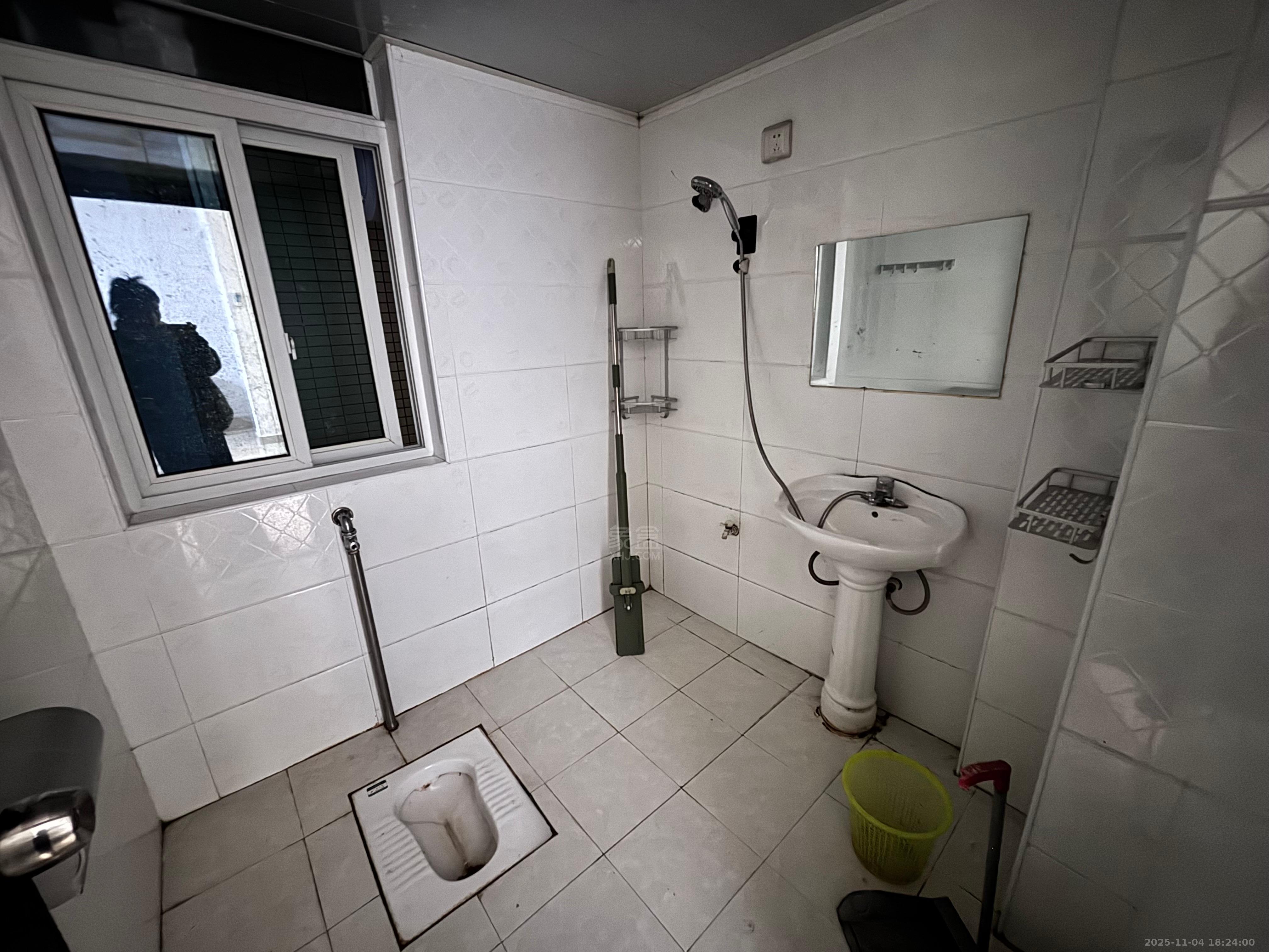 金碧花园 2室1厅1卫 1500.0元/月 金碧花园 2室1厅1卫 1500.0元/月室内图