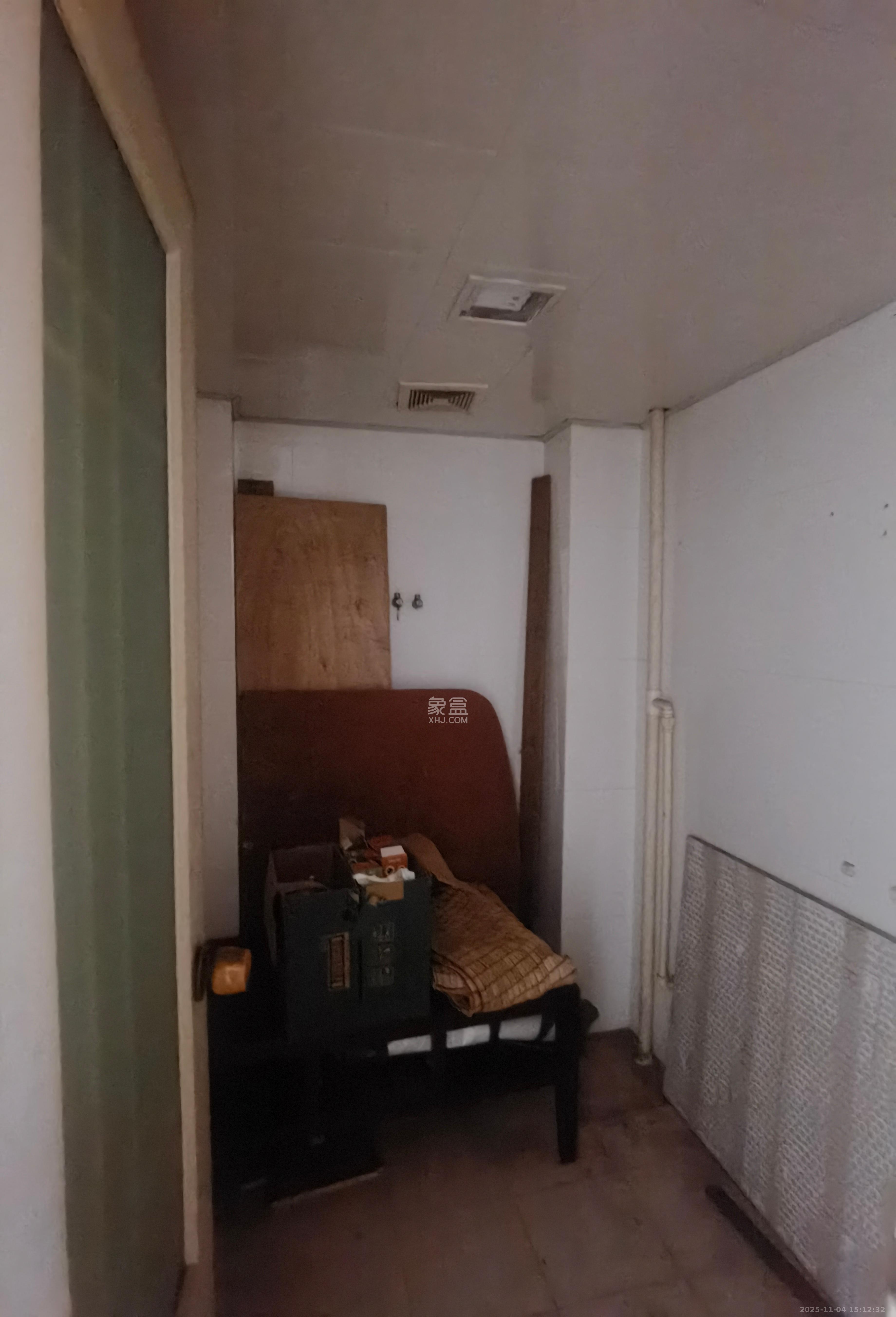 四方小区 3室1厅1卫 1900.0元/月 四方小区 3室1厅1卫 1900.0元/月室内图