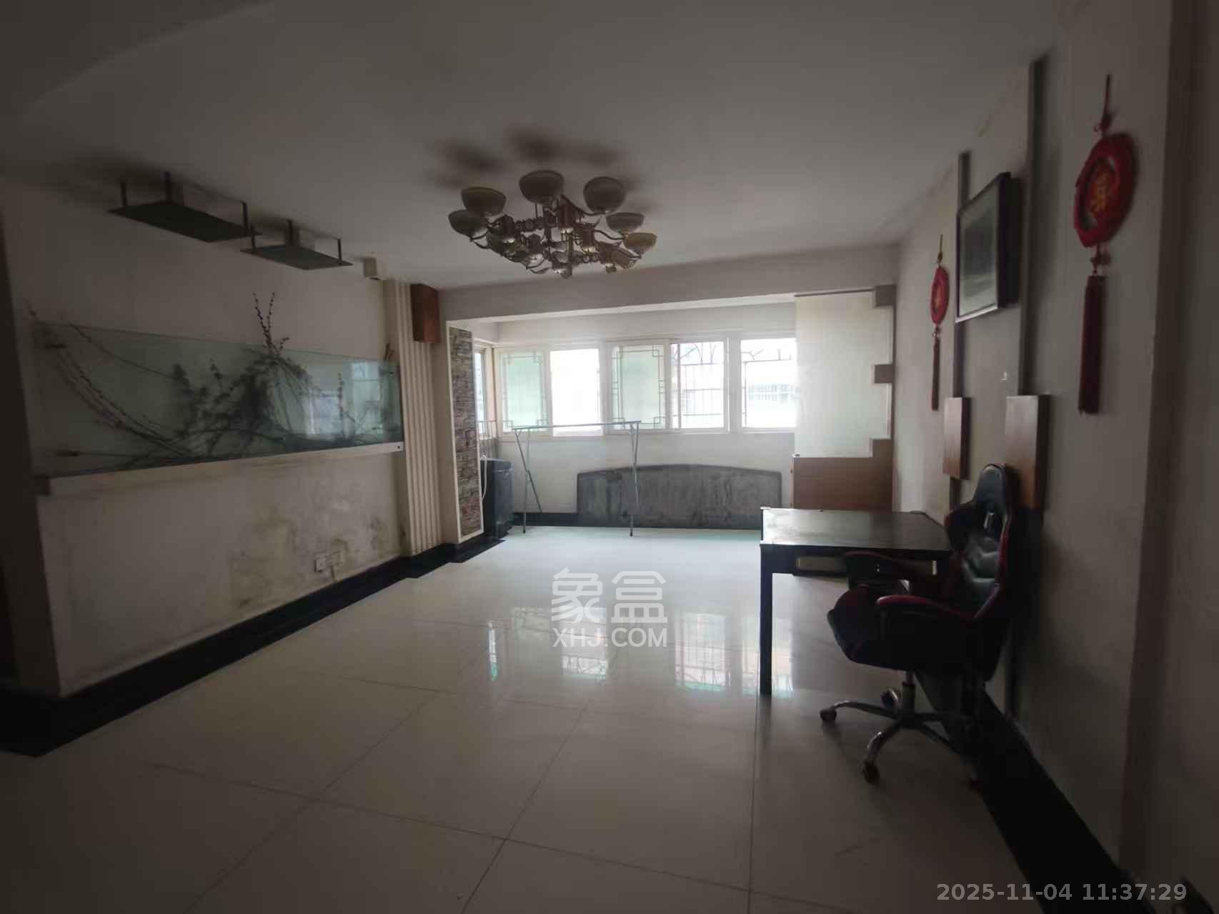 广福园  1室3厅1卫    1900.0元/月