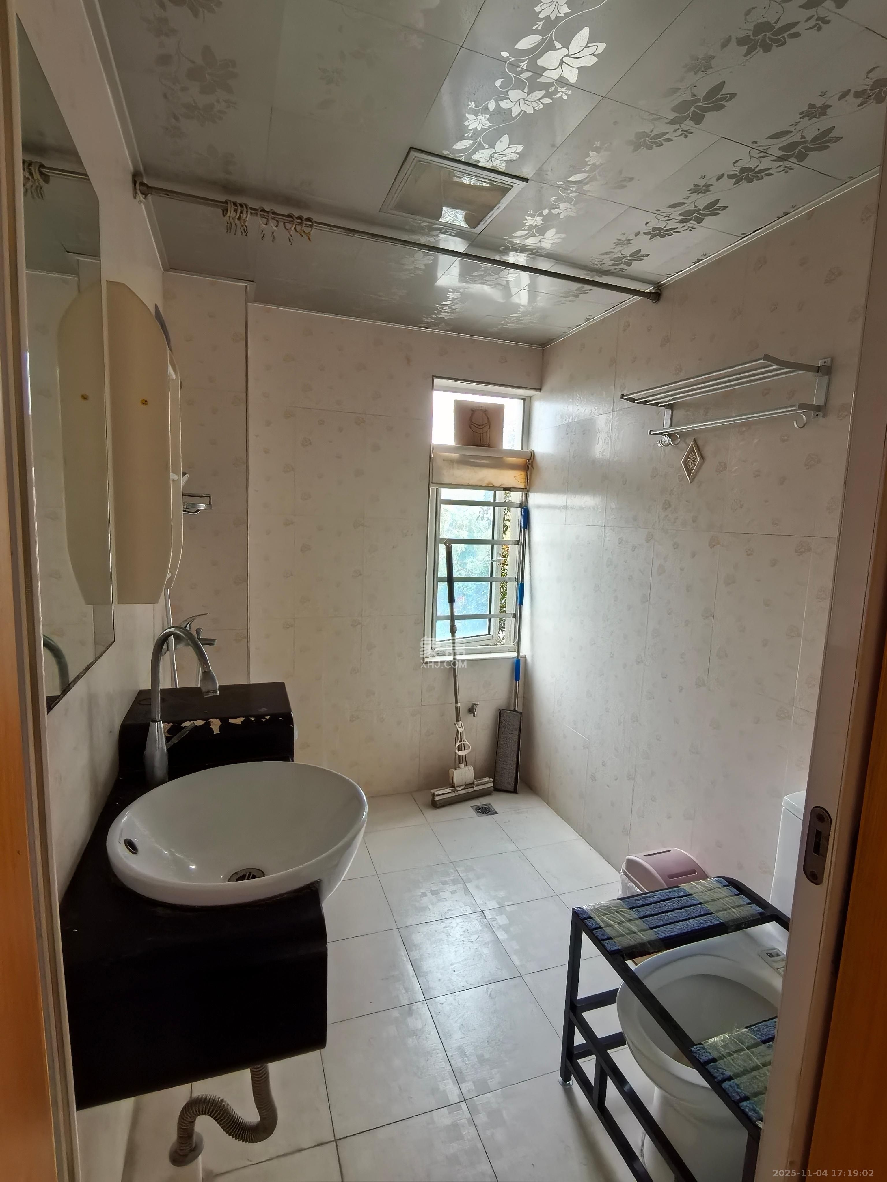 湘麓国际  2室2厅1卫    2300.0元/月室内图