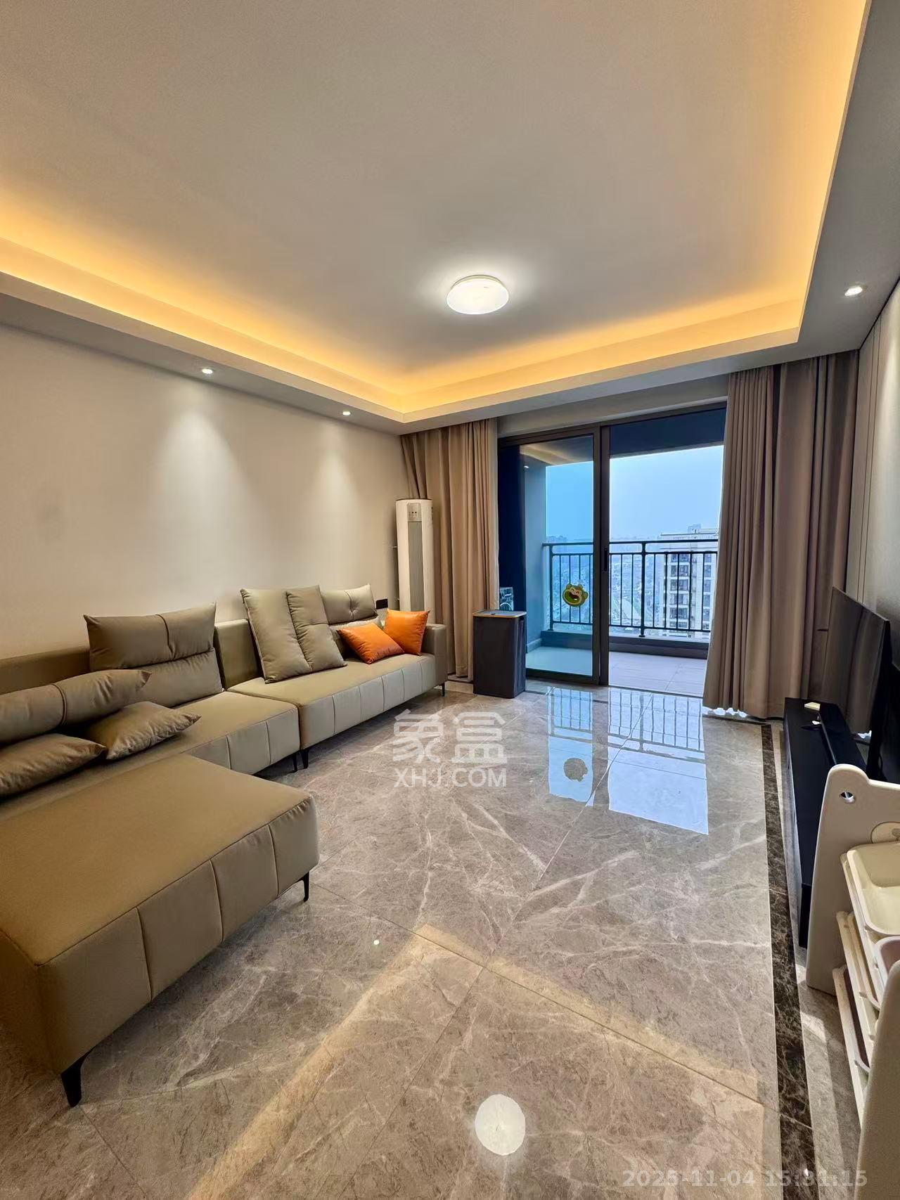 旭辉雨花郡  3室2厅2卫    3800.0元/月