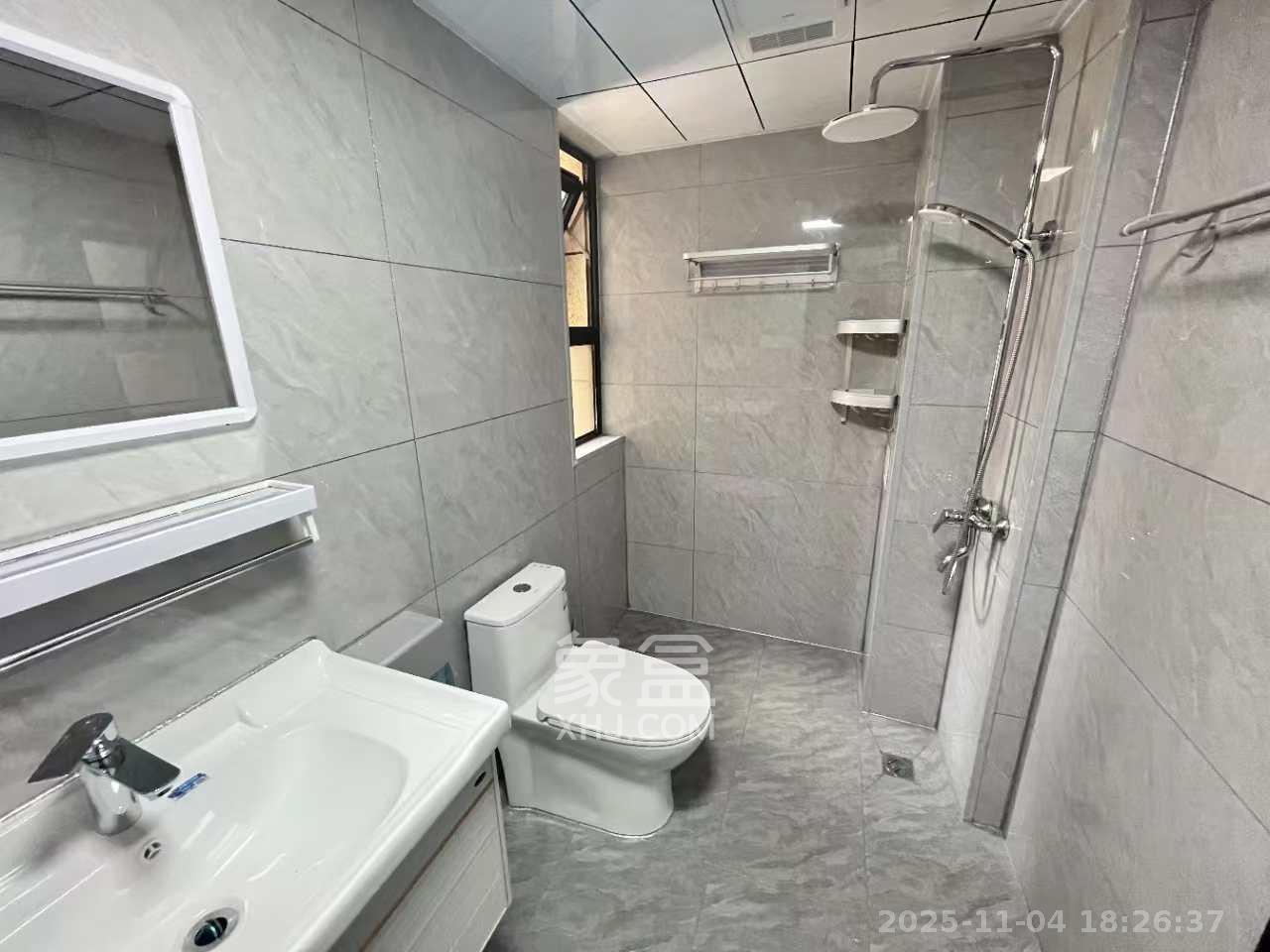 明发阅江悦府  3室2厅2卫    2400.0元/月室内图