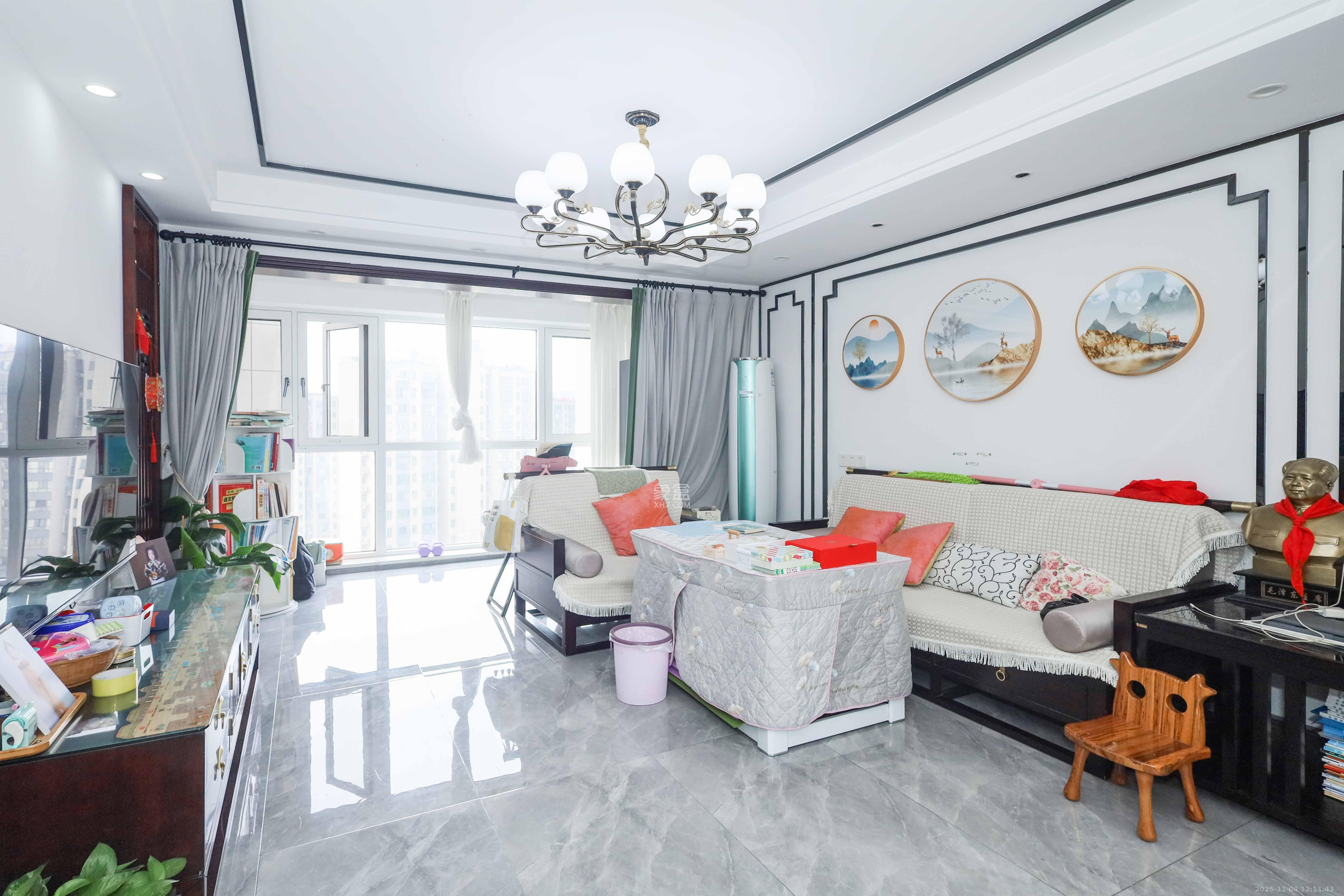 中国铁建梅溪青秀三期  4室2厅2卫    225.0万客厅