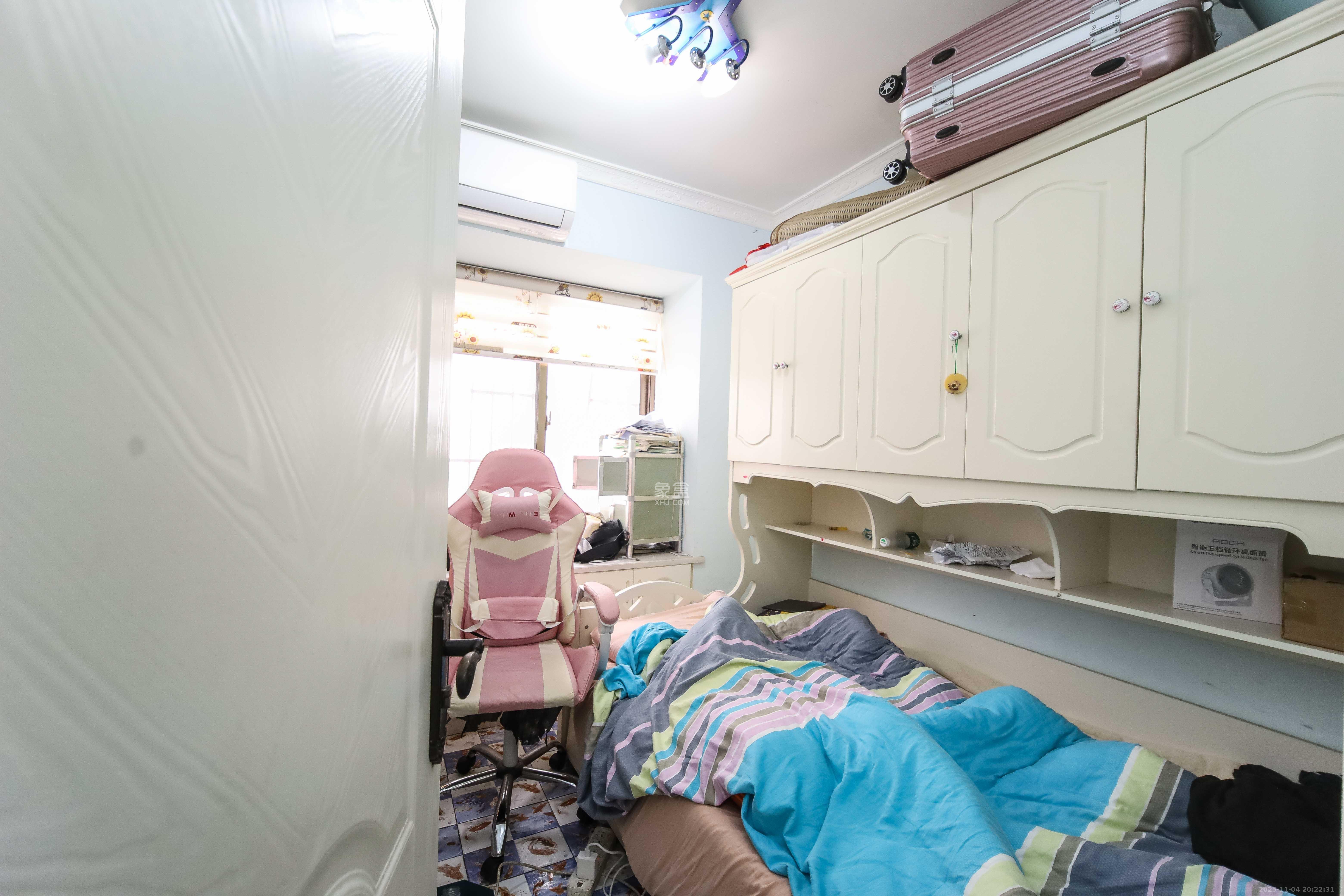 荷花园出租公司宿舍 3室1厅1卫 65.0万 荷花园出租公司宿舍 3室1厅1卫 65.0万卧室