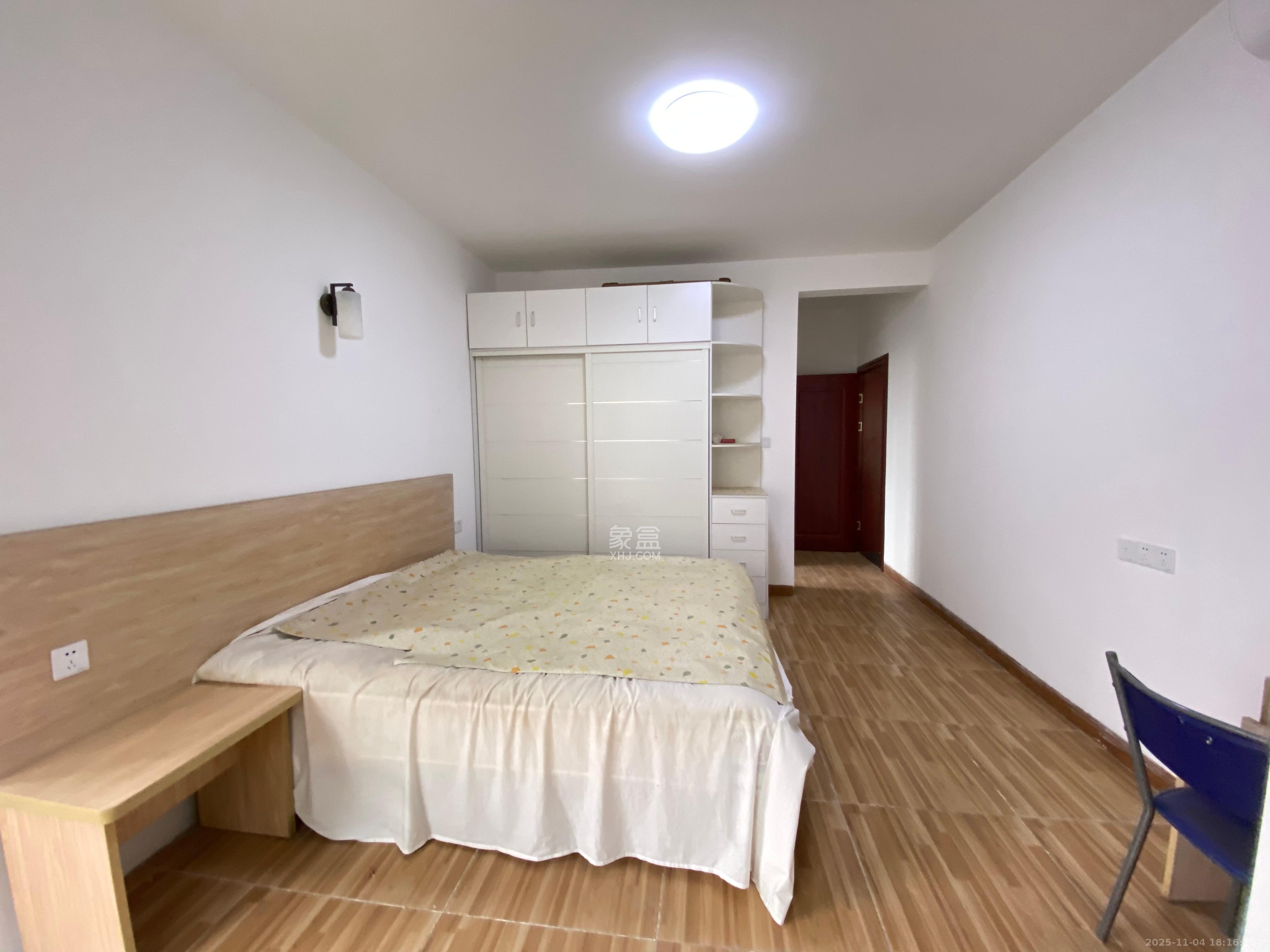 保利麓谷林语D区  4室2厅1卫    2800.0元/月室内图