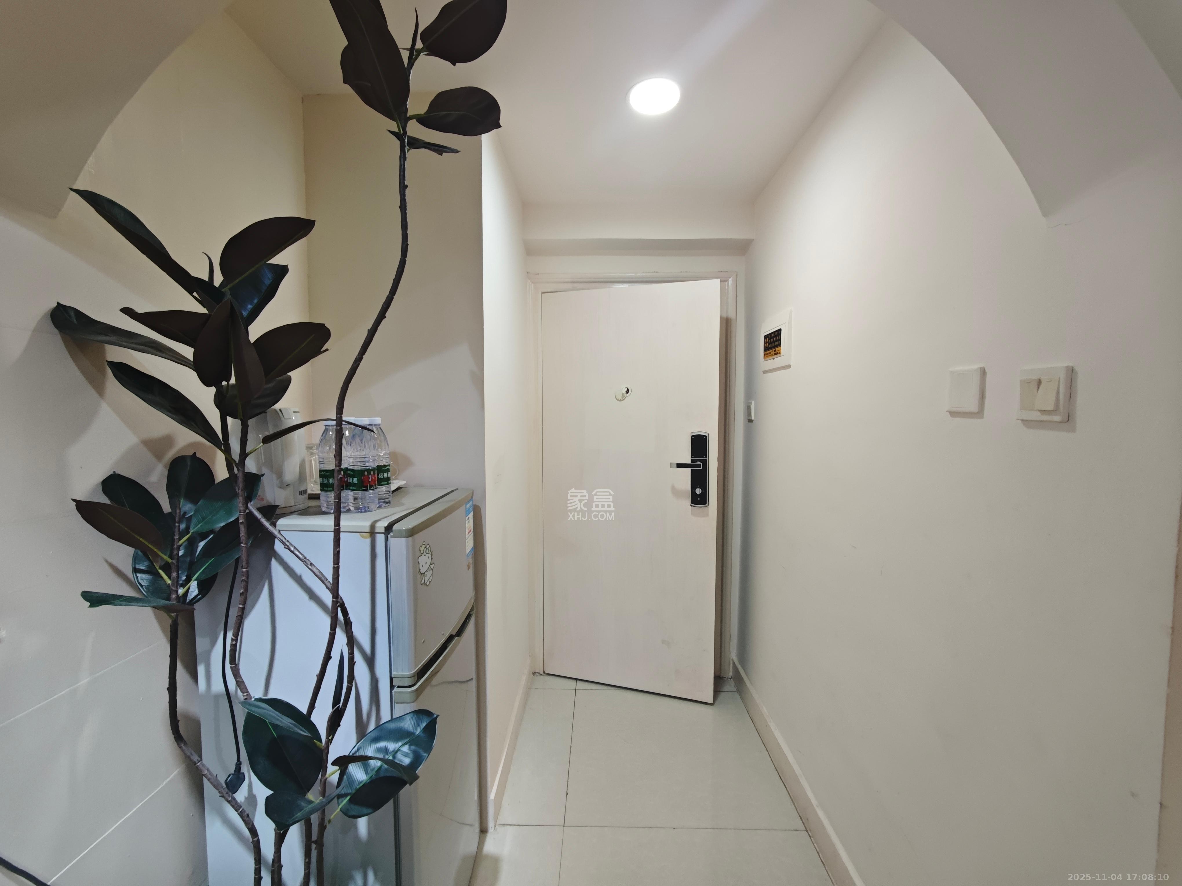 五一中央领御 1室1厅1卫 1900.0元/月 五一中央领御 1室1厅1卫 1900.0元/月室内图