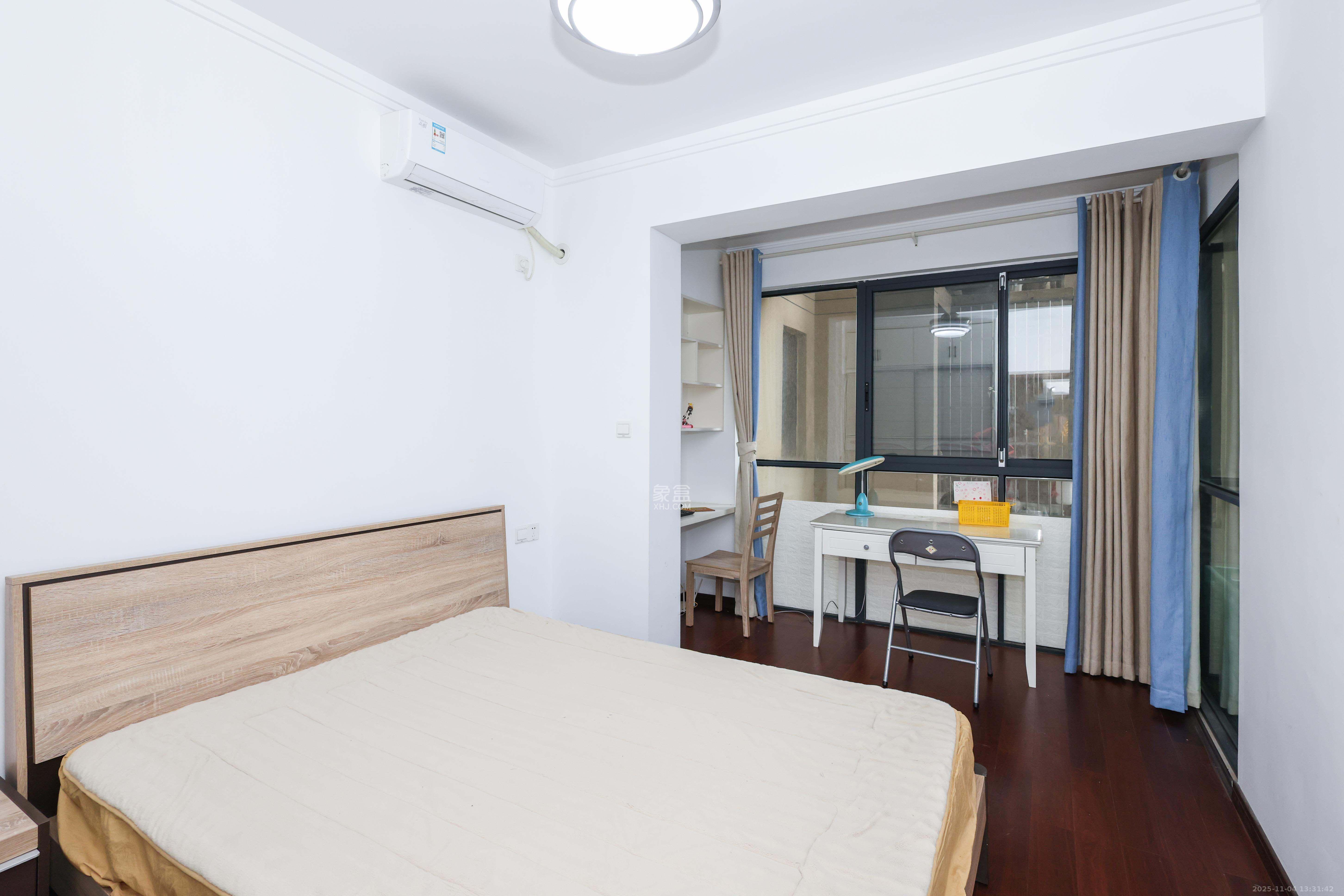 中建梅溪湖中心  4室2厅2卫    4000.0元/月室内图