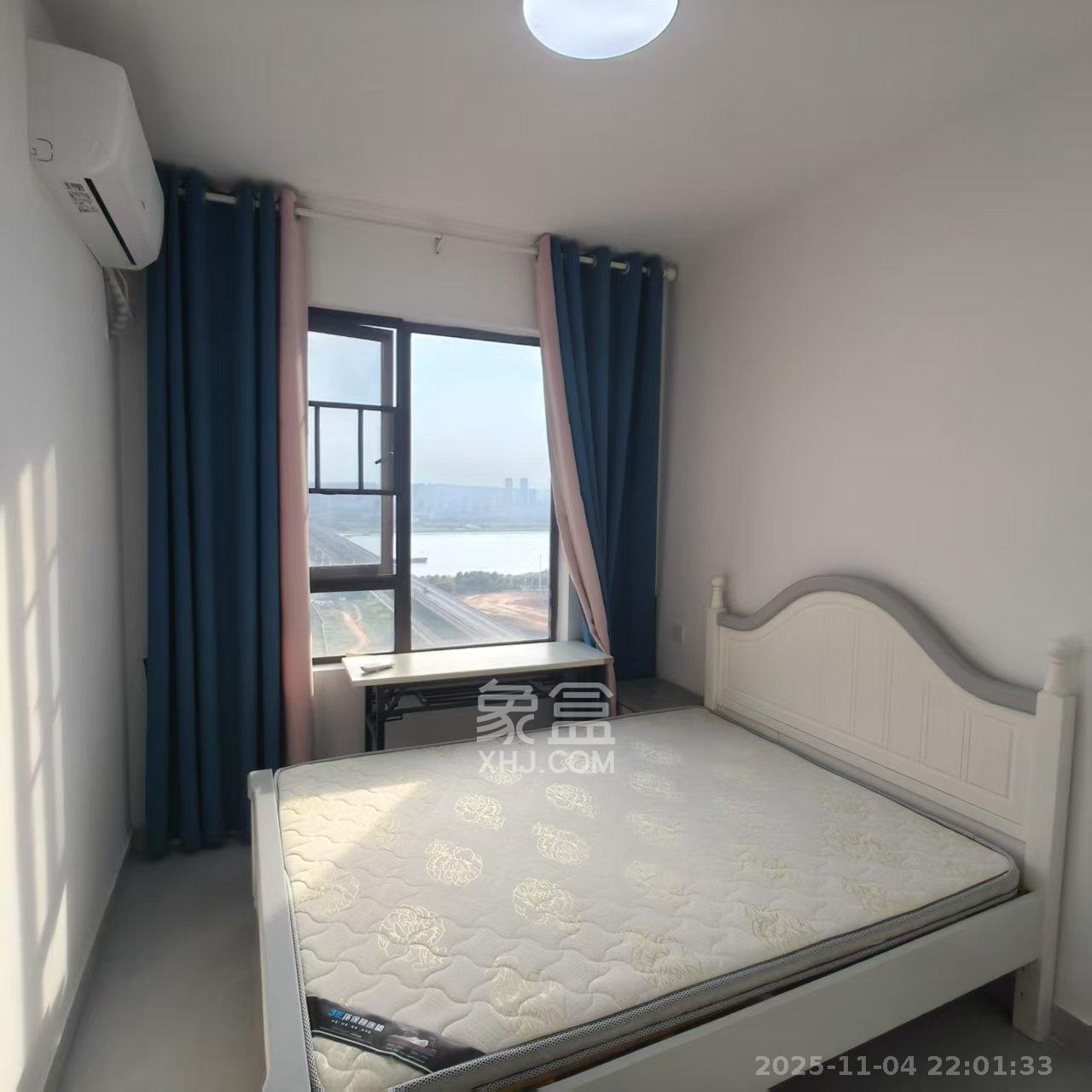 绿地海外滩二期  3室2厅2卫    2000.0元/月室内图