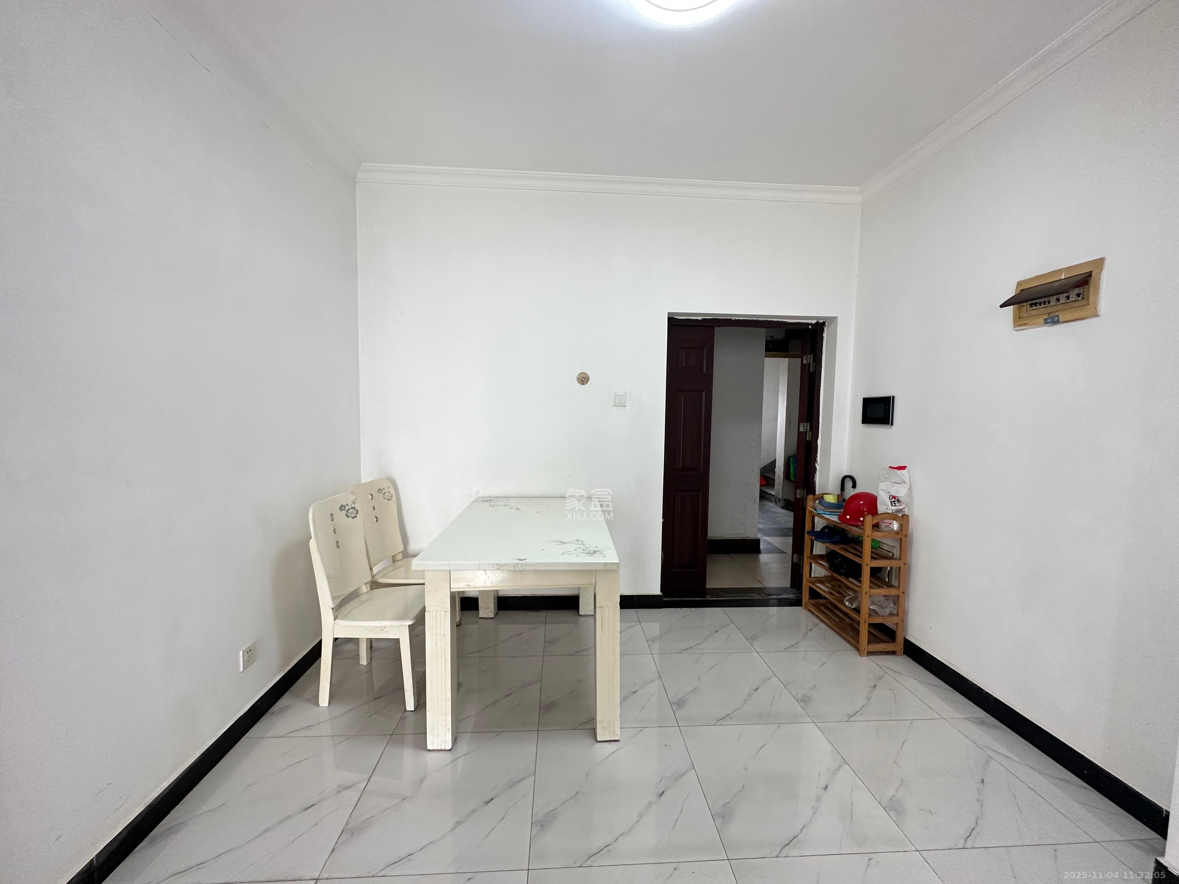 华韵城市海岸（城市水岸苑）  2室2厅1卫    2400.0元/月室内图