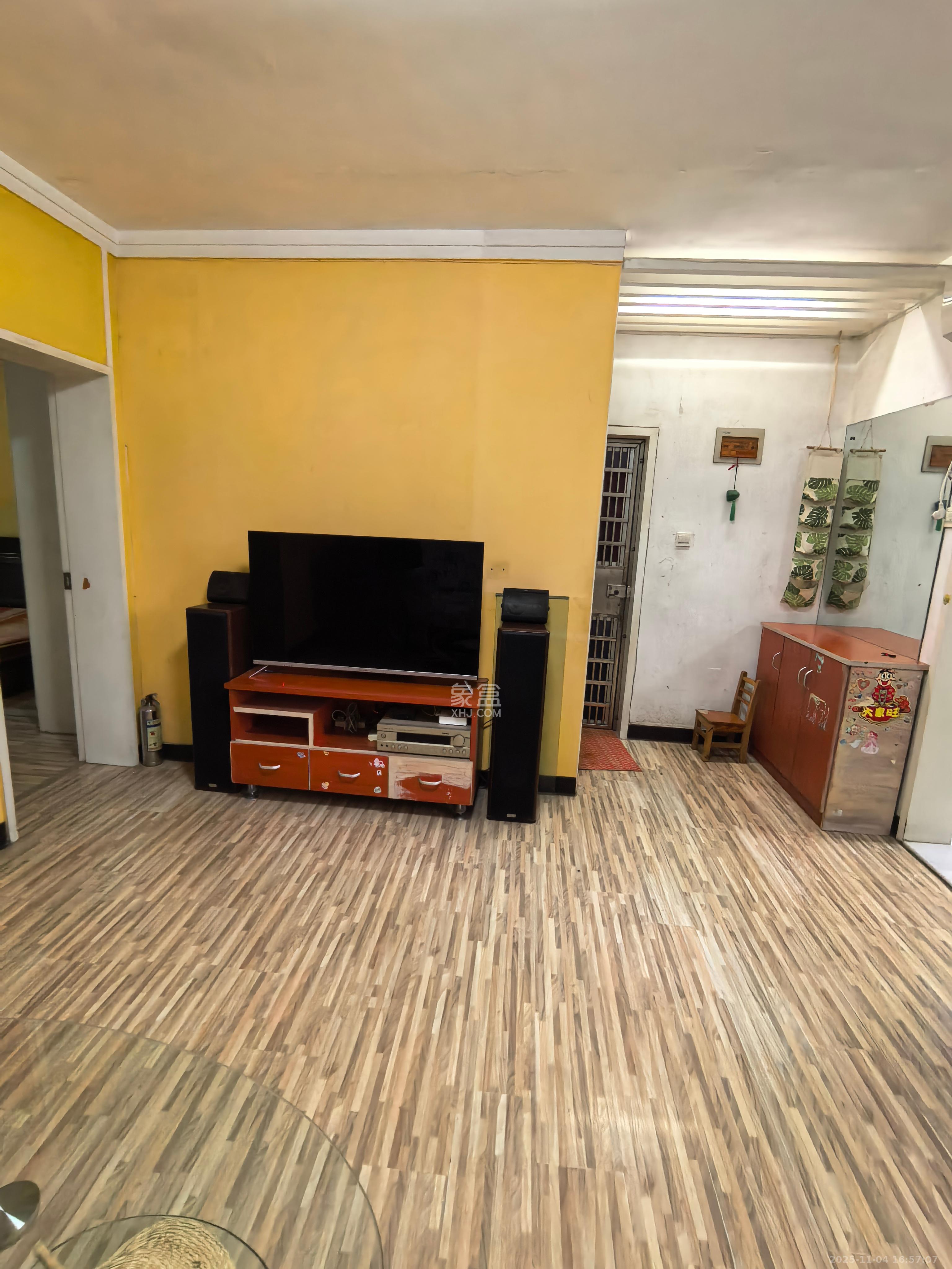 国立投资公司宿舍 2室1厅1卫 1800.0元/月 国立投资公司宿舍 2室1厅1卫 1800.0元/月室内图