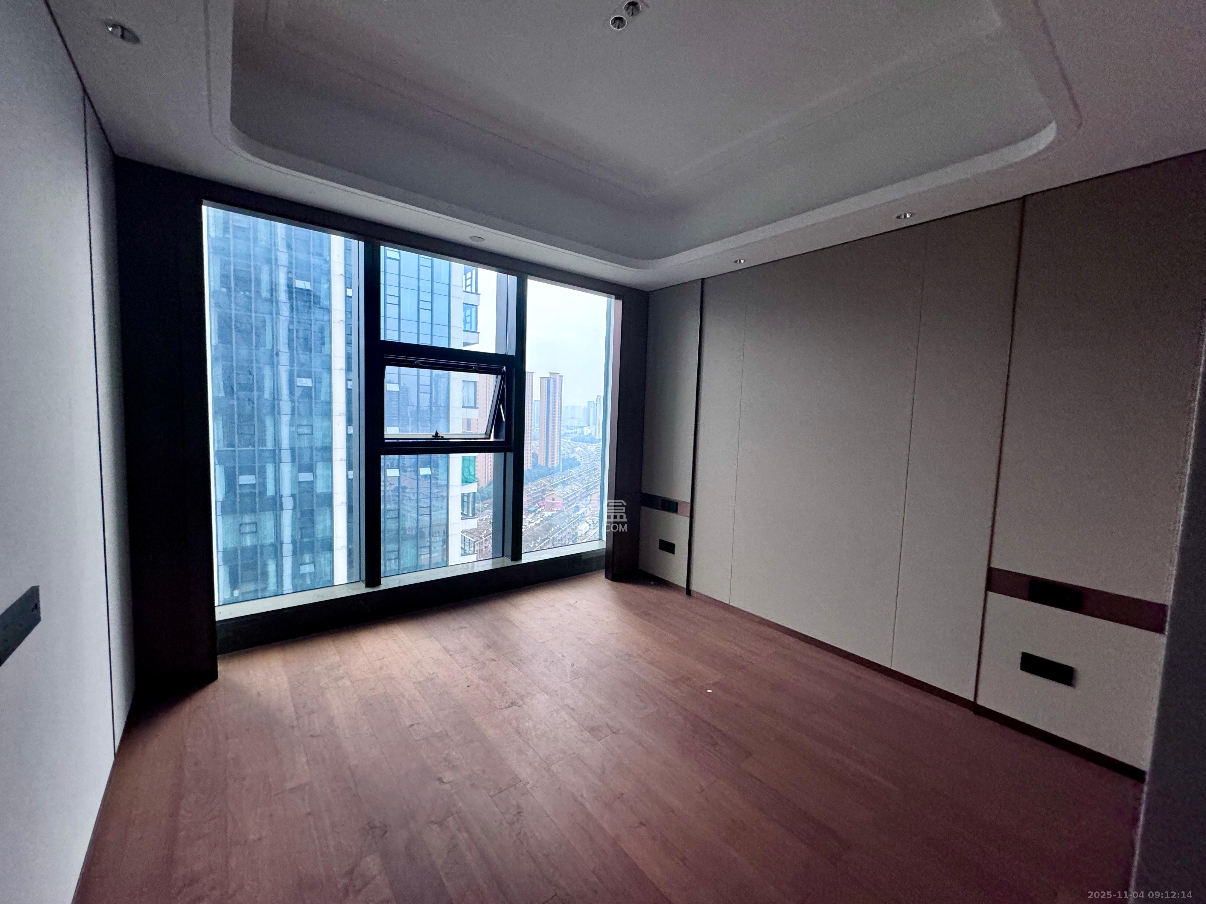 运达中央广场三期 4室2厅3卫 13000.0元/月 运达中央广场三期 4室2厅3卫 13000.0元/月室内图