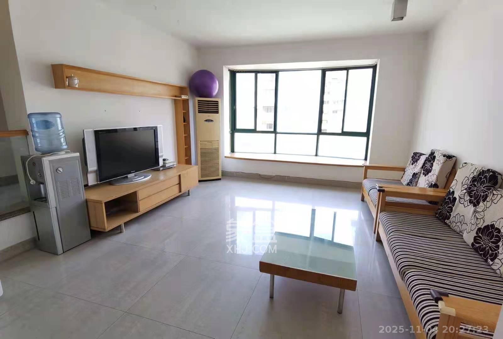 四季阳光花城  3室2厅2卫    3600.0元/月