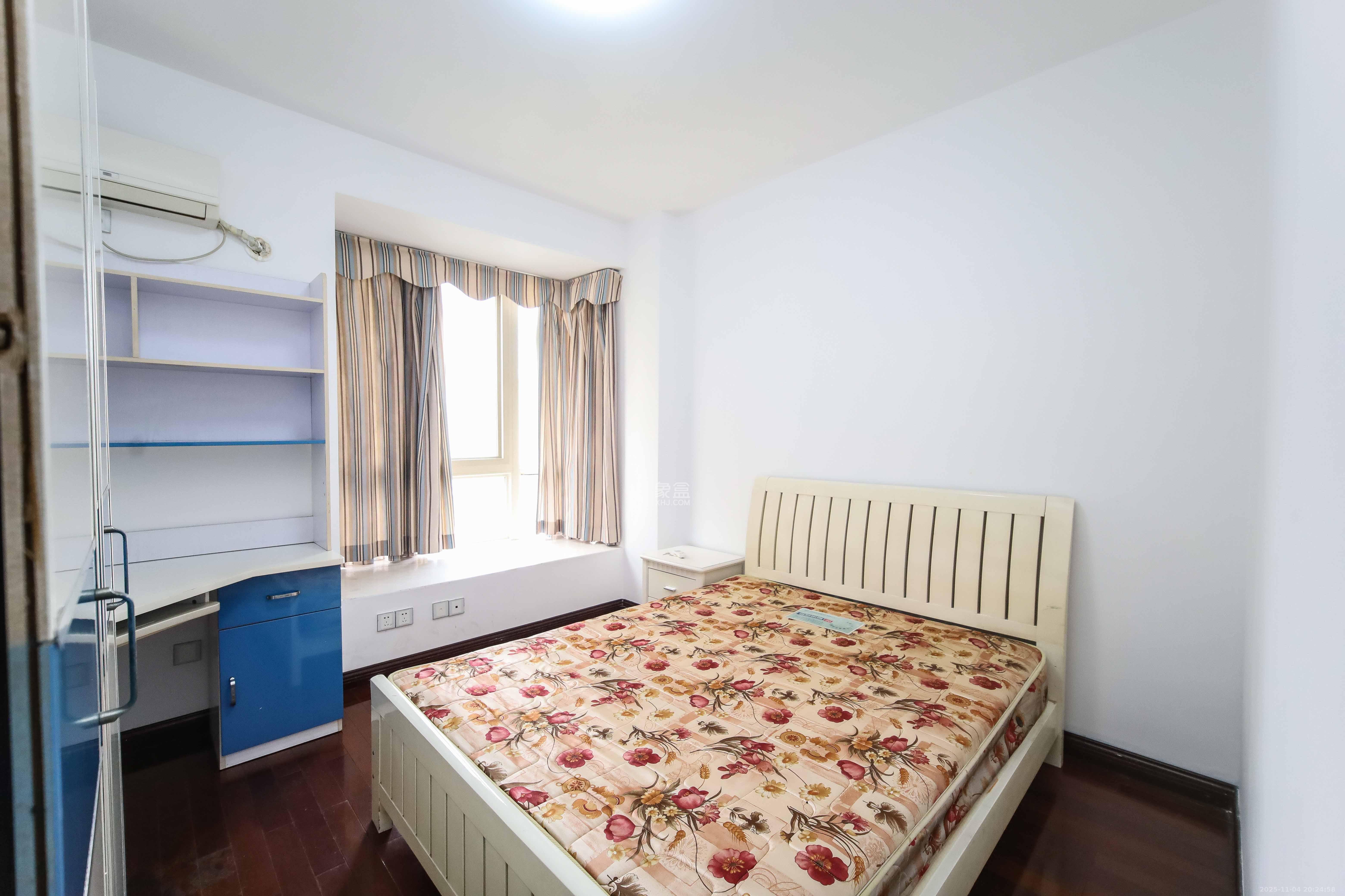 浏阳河畔家园  3室2厅1卫    94.0万卧室