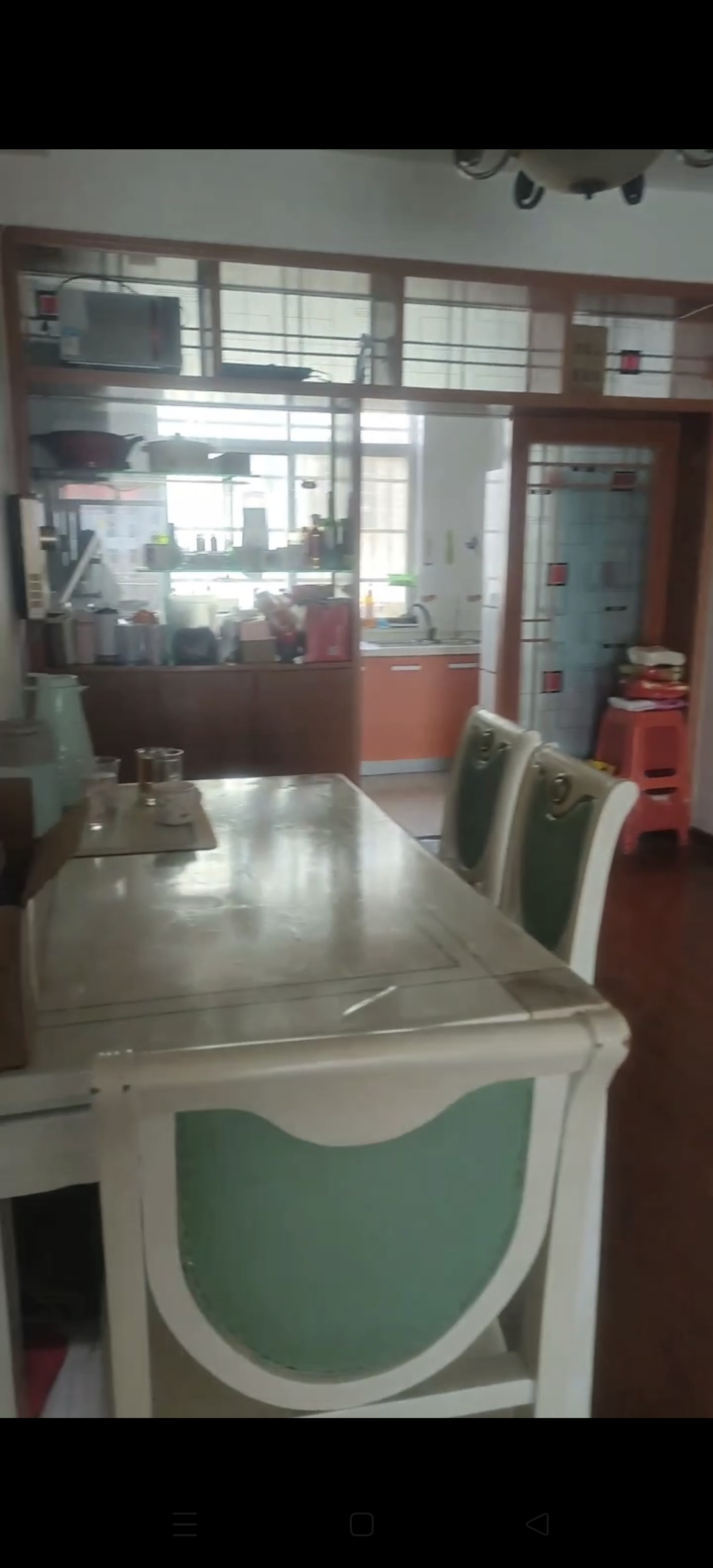 安厦鑫苑  3室2厅2卫    71.28万客厅