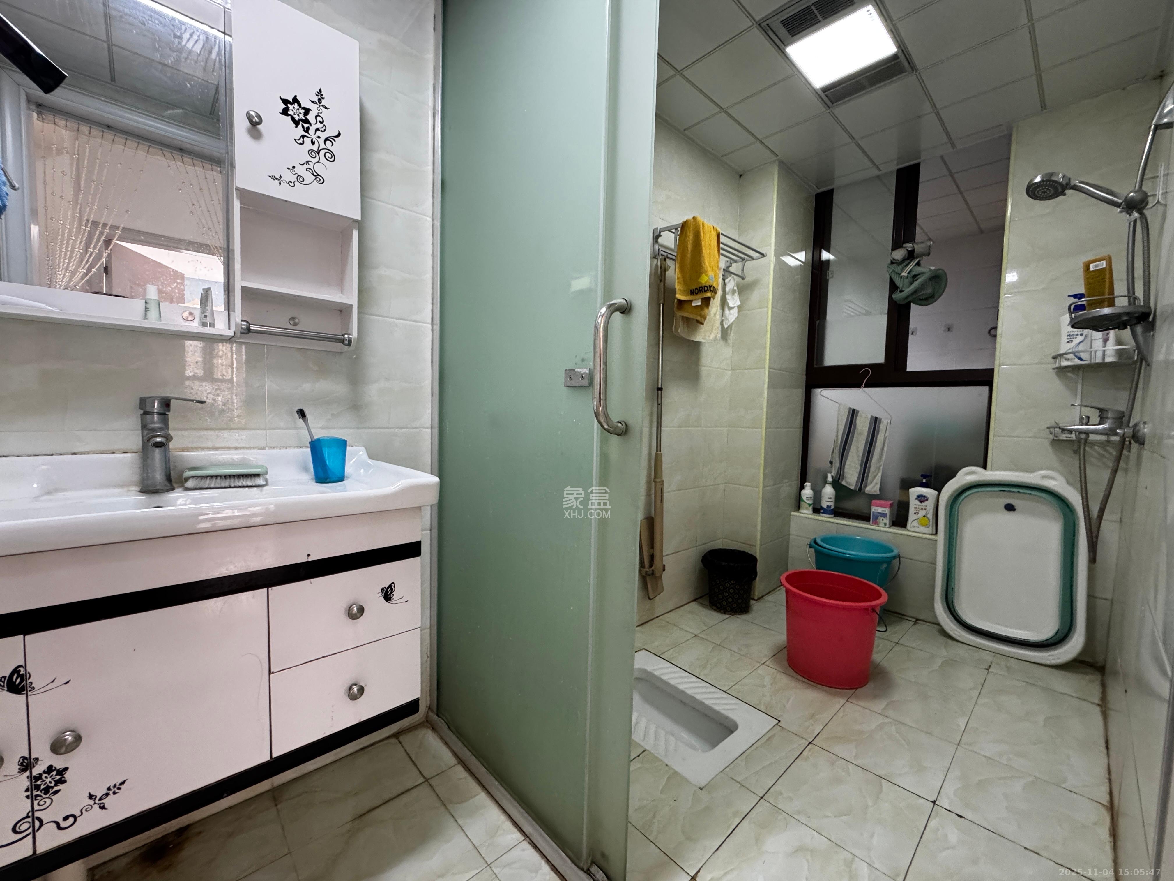 欧莱雅郡 3室2厅1卫 1800.0元/月 欧莱雅郡 3室2厅1卫 1800.0元/月室内图