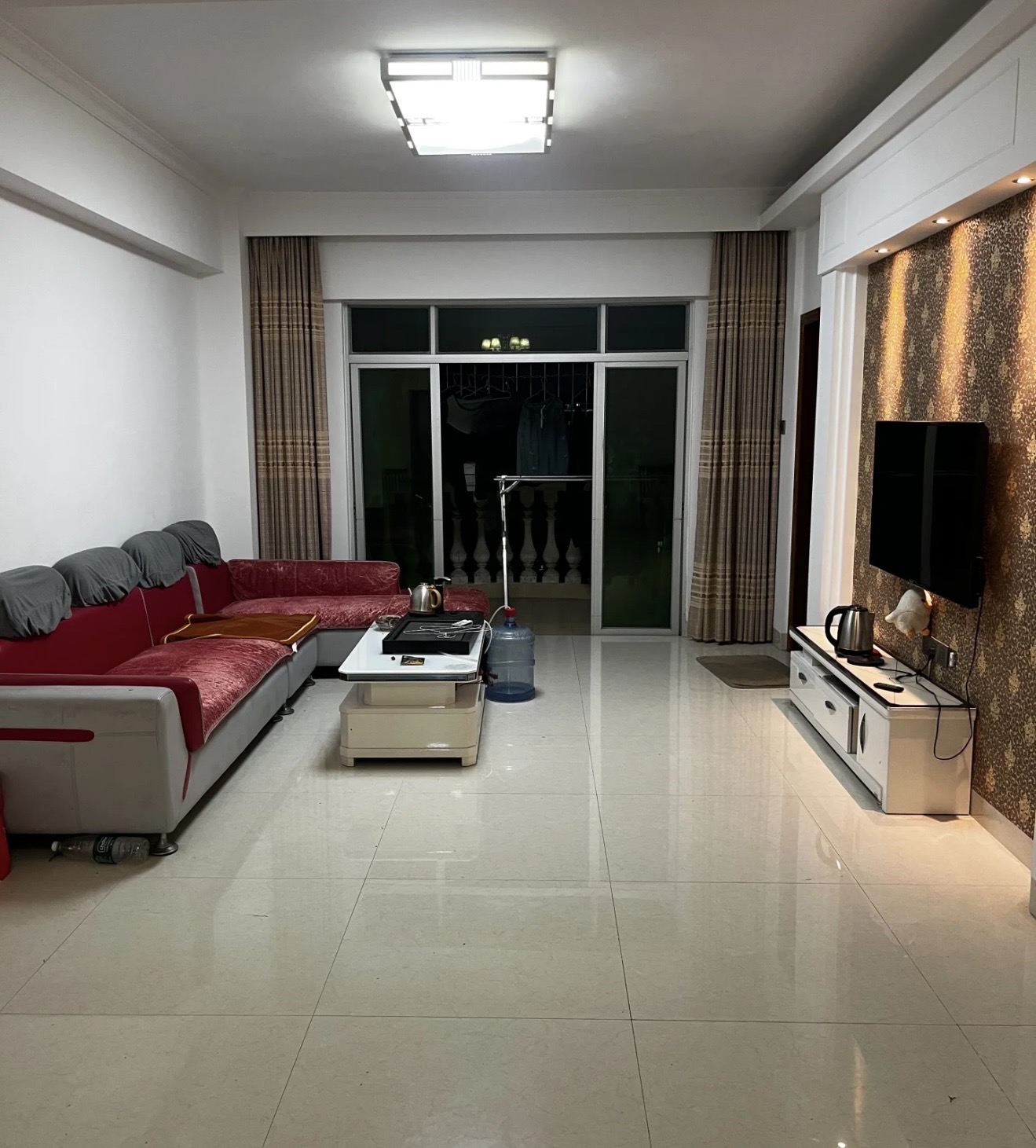 阳光巴洛克广场  3室2厅2卫    2700.0元/月室内图1