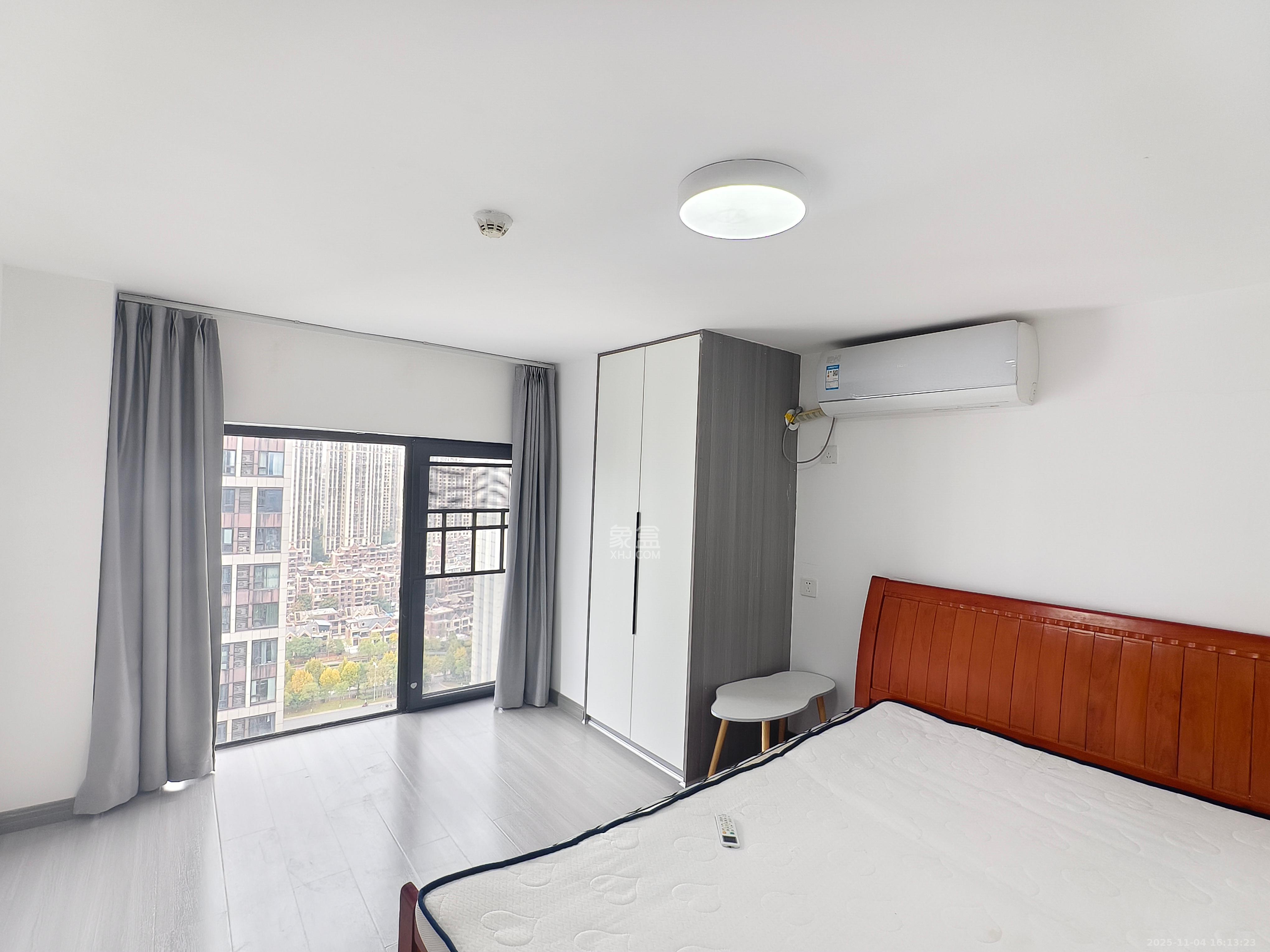 新城悦隽公园  2室1厅1卫    1550.0元/月